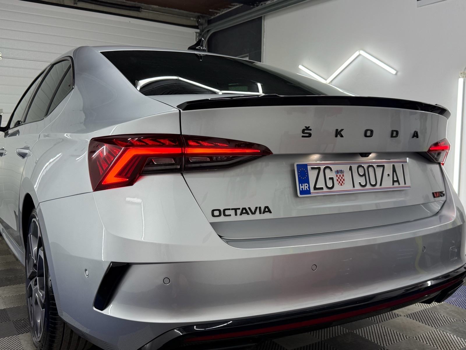 Škoda Octavia RS PLUS 2,0 TDI, REG7/27, fotografija 9