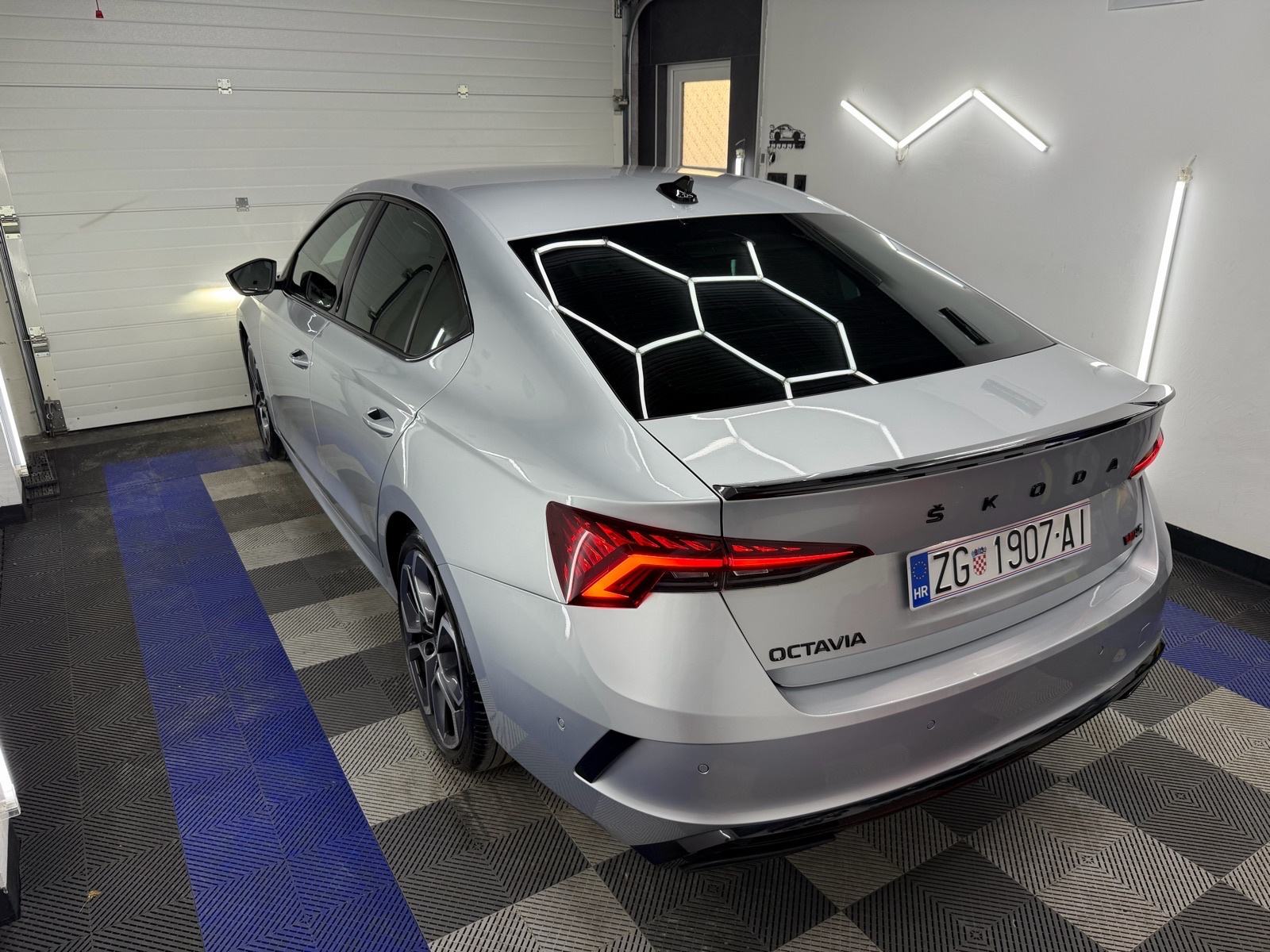 Škoda Octavia RS PLUS 2,0 TDI, REG7/27, fotografija 10