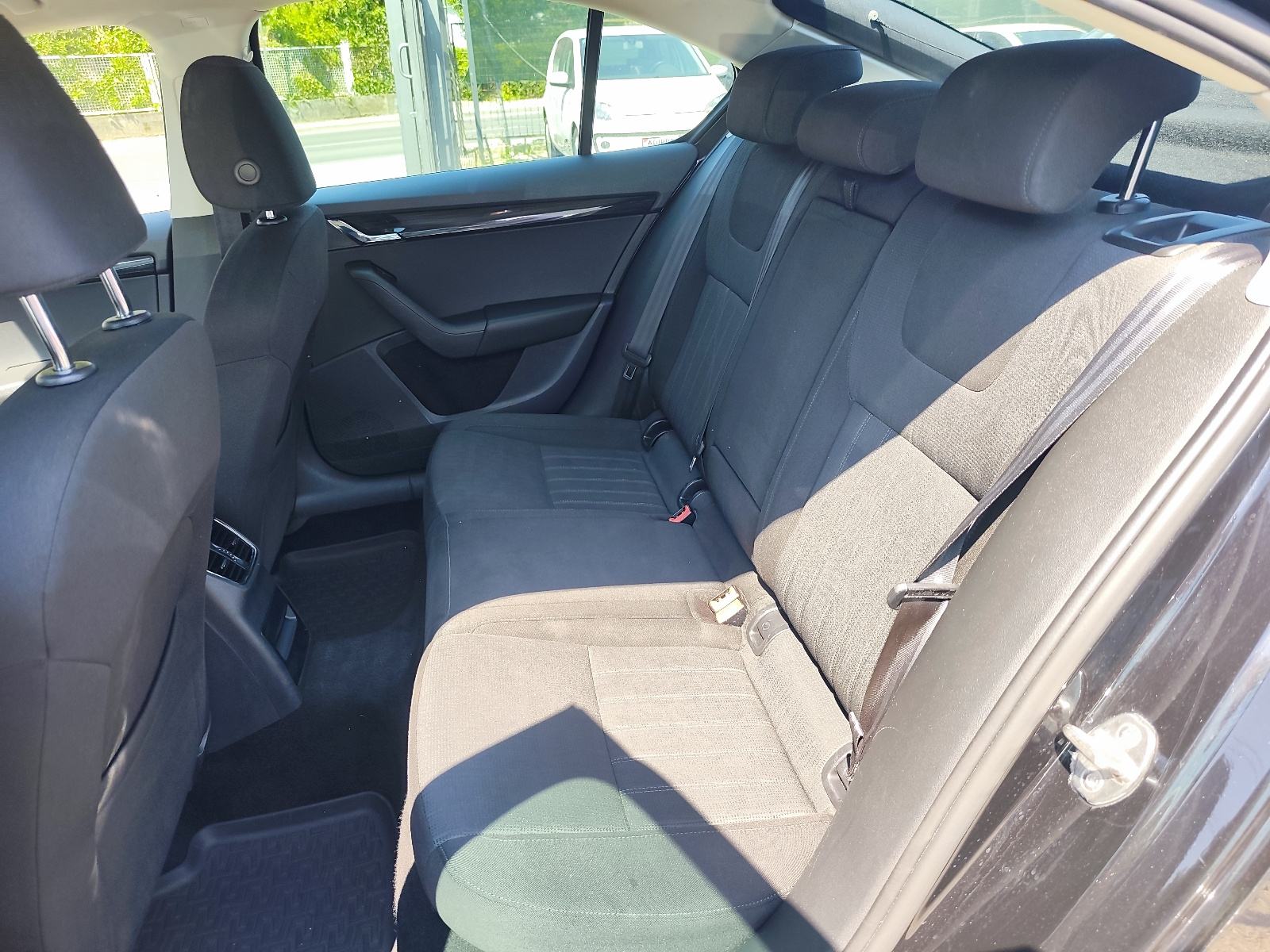 Škoda Octavia TDI // DSG // TOP STANJE // ALU // HR - AUTO //, fotografija 13