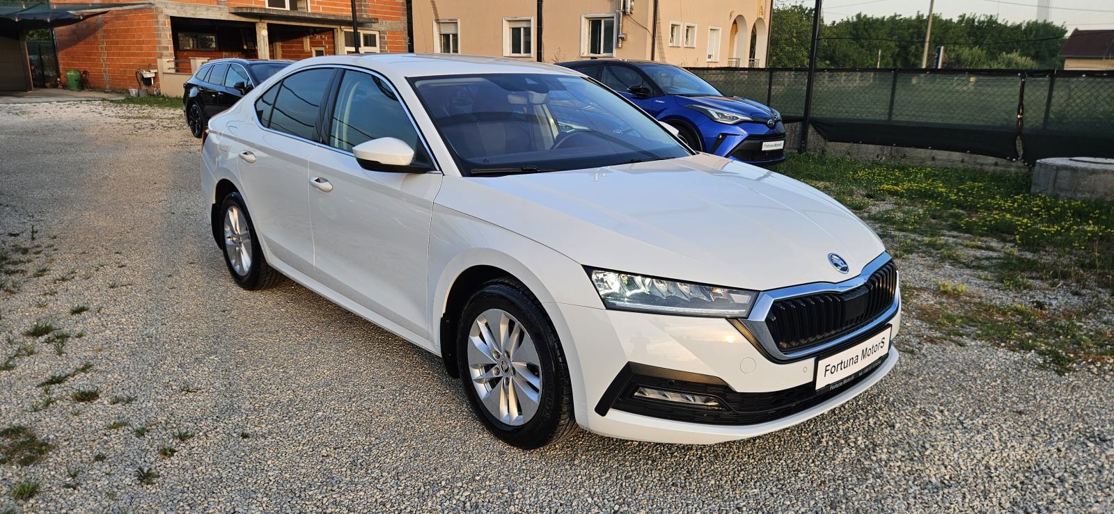 SKODA OKTAVIA 2.0 AUTOMATIK 110kWt * DSG * MATRIX * TOP, fotografija 3