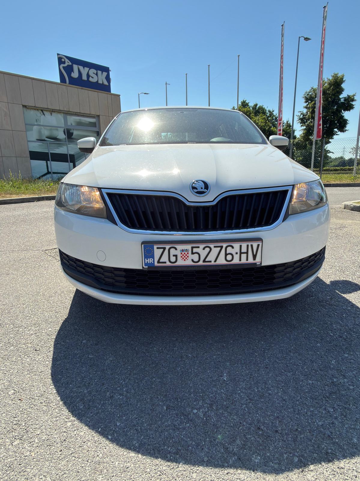 Škoda Rapid 1,0 TSI, fotografija 2