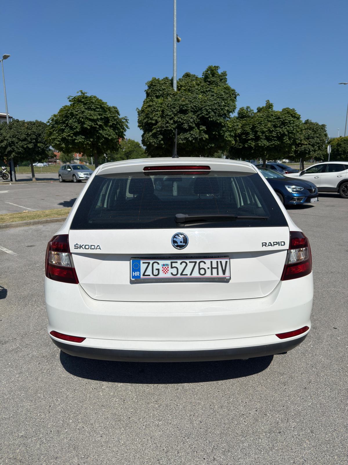 Škoda Rapid 1,0 TSI, fotografija 8