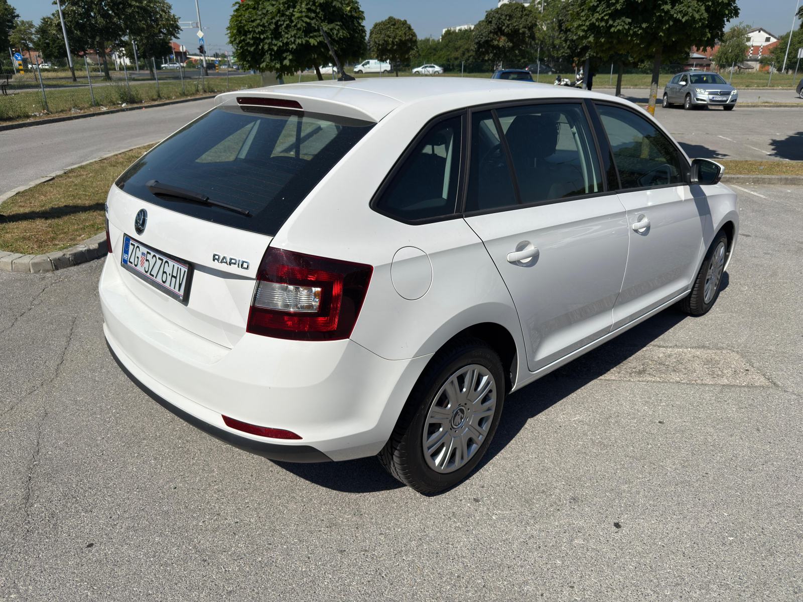 Škoda Rapid 1,0 TSI, fotografija 9