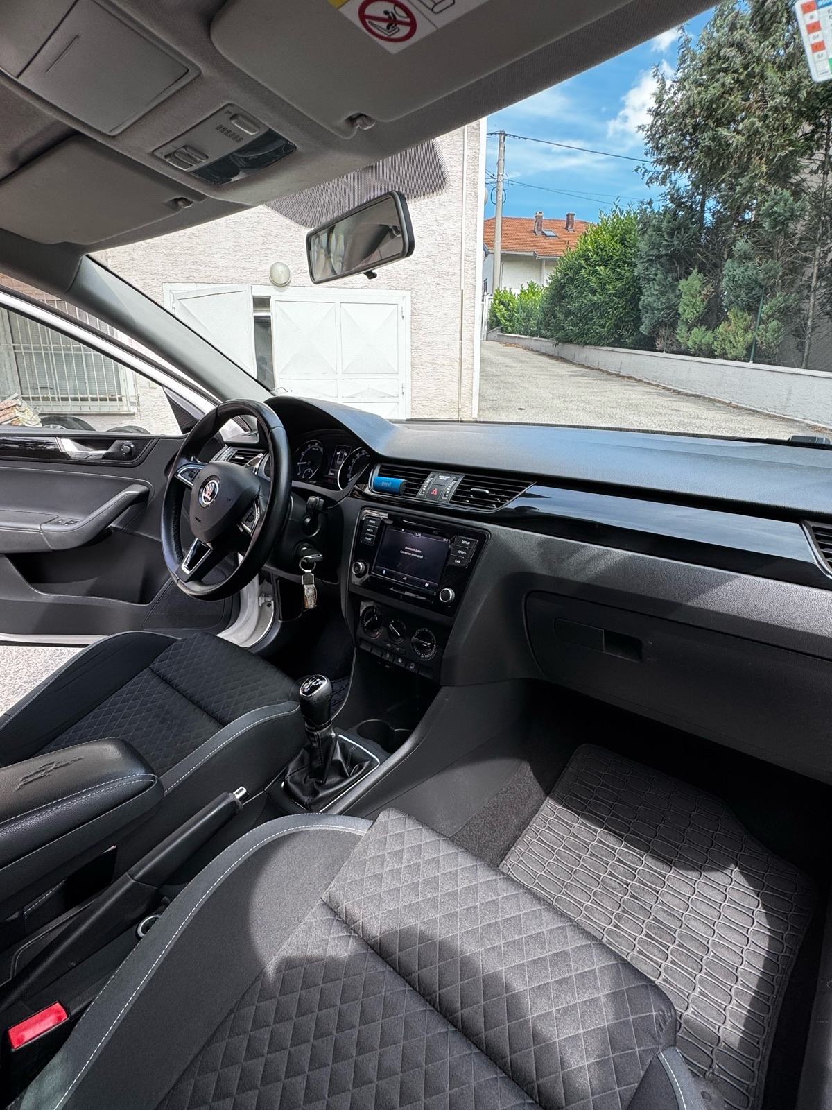 Škoda Rapid 1,0 TSI, fotografija 6