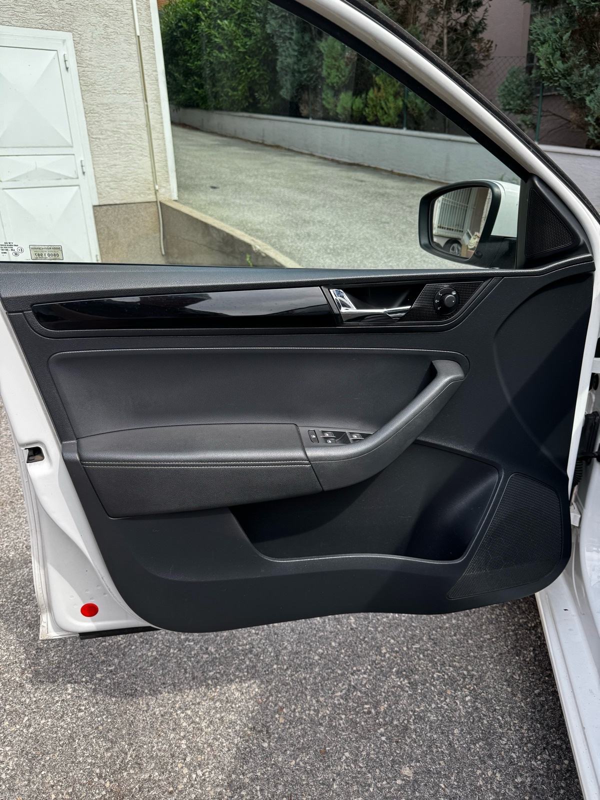 Škoda Rapid 1,0 TSI, fotografija 9