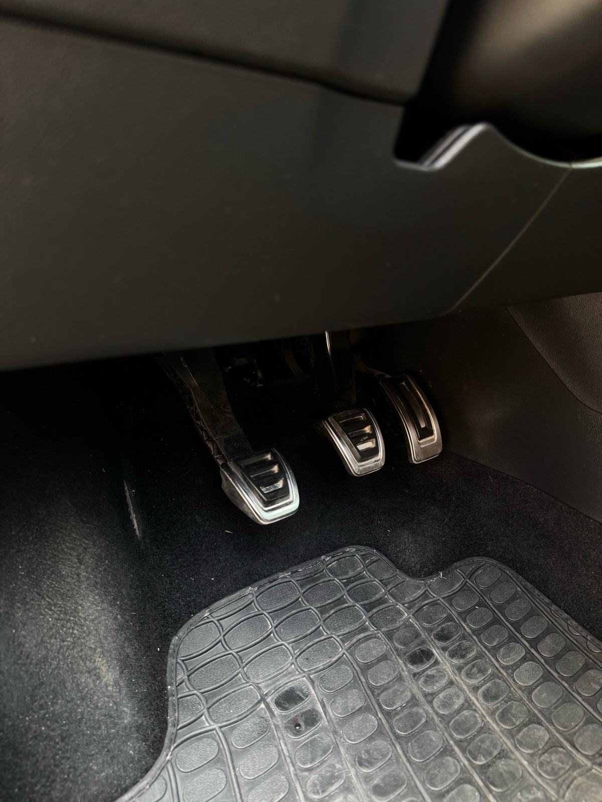 Škoda Rapid 1,0 TSI, fotografija 10