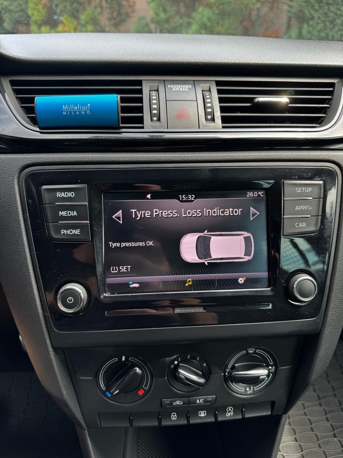 Škoda Rapid 1,0 TSI, fotografija 8