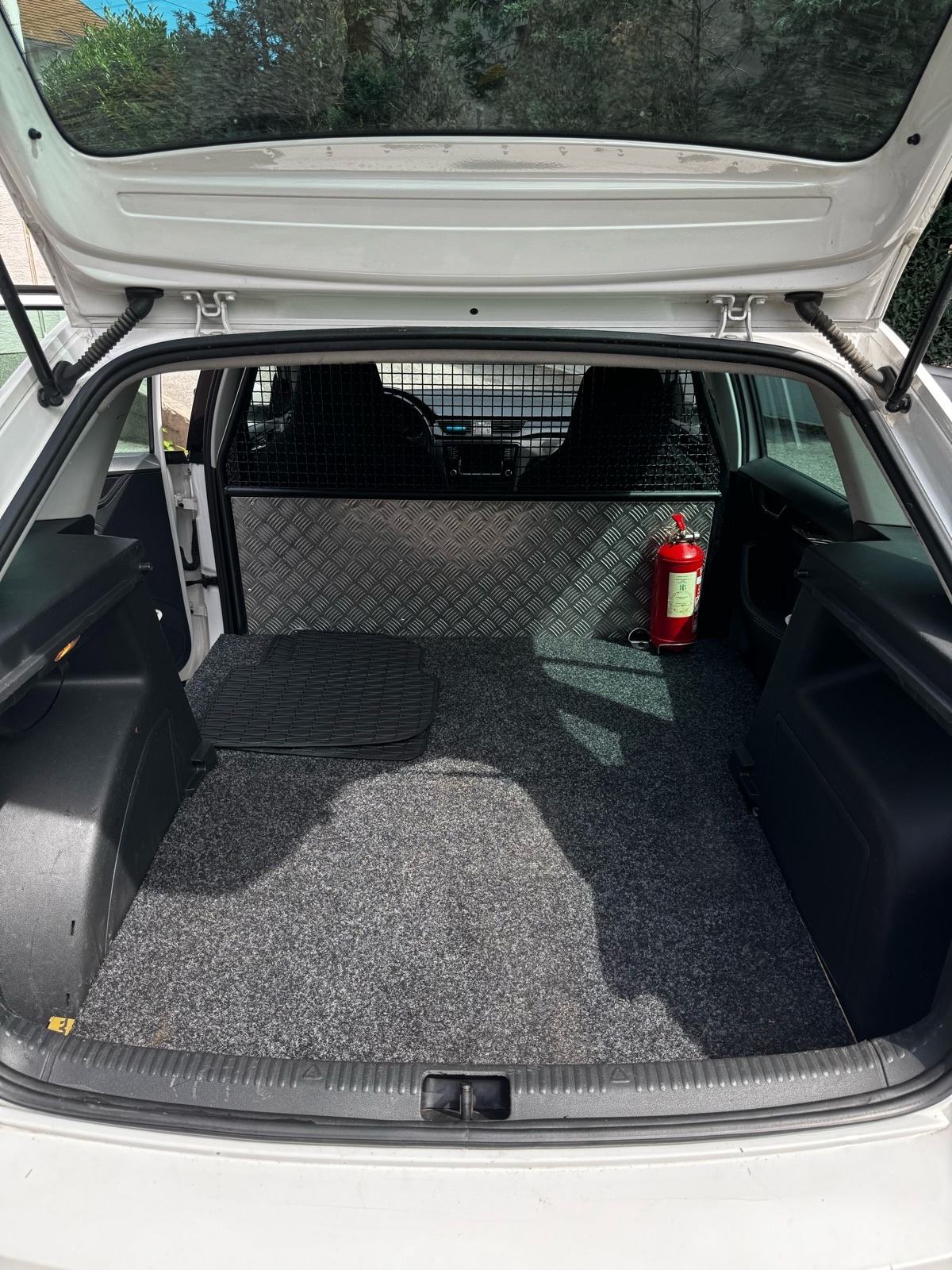 Škoda Rapid 1,0 TSI, fotografija 14