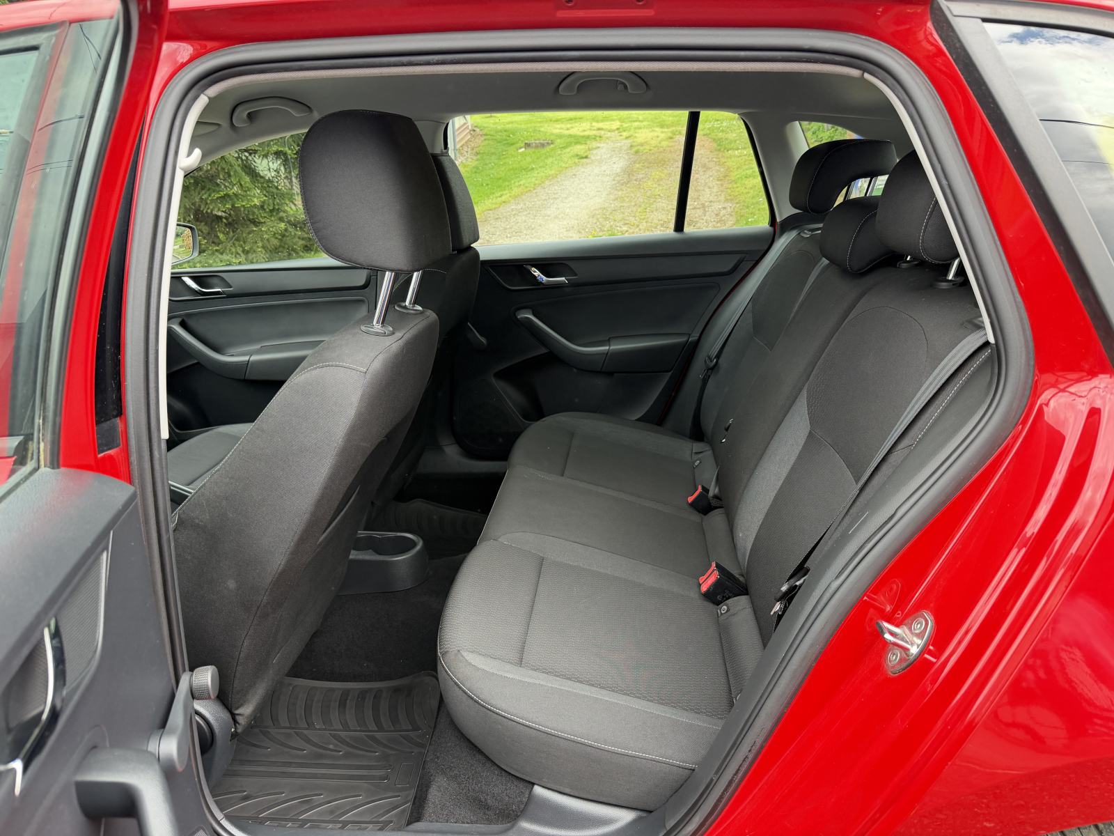 Škoda Rapid 1,2 TSI - ALU FELGE - KLIMA - HR AUTO - GARANCIJA, fotografija 8