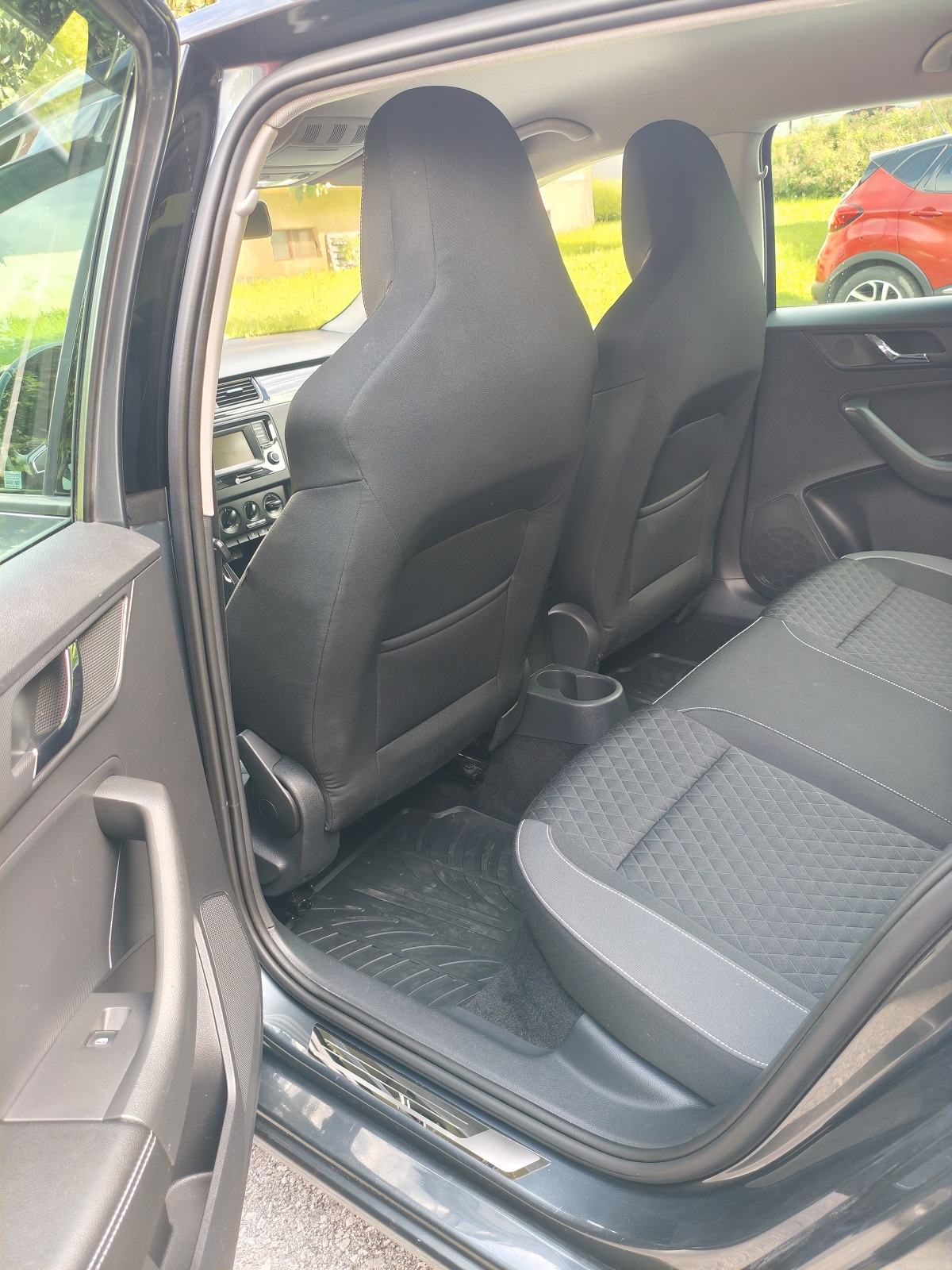 Škoda Rapid 1,2 TSI, HR auto, reg. 07/27, samo 83932 km!, fotografija 9
