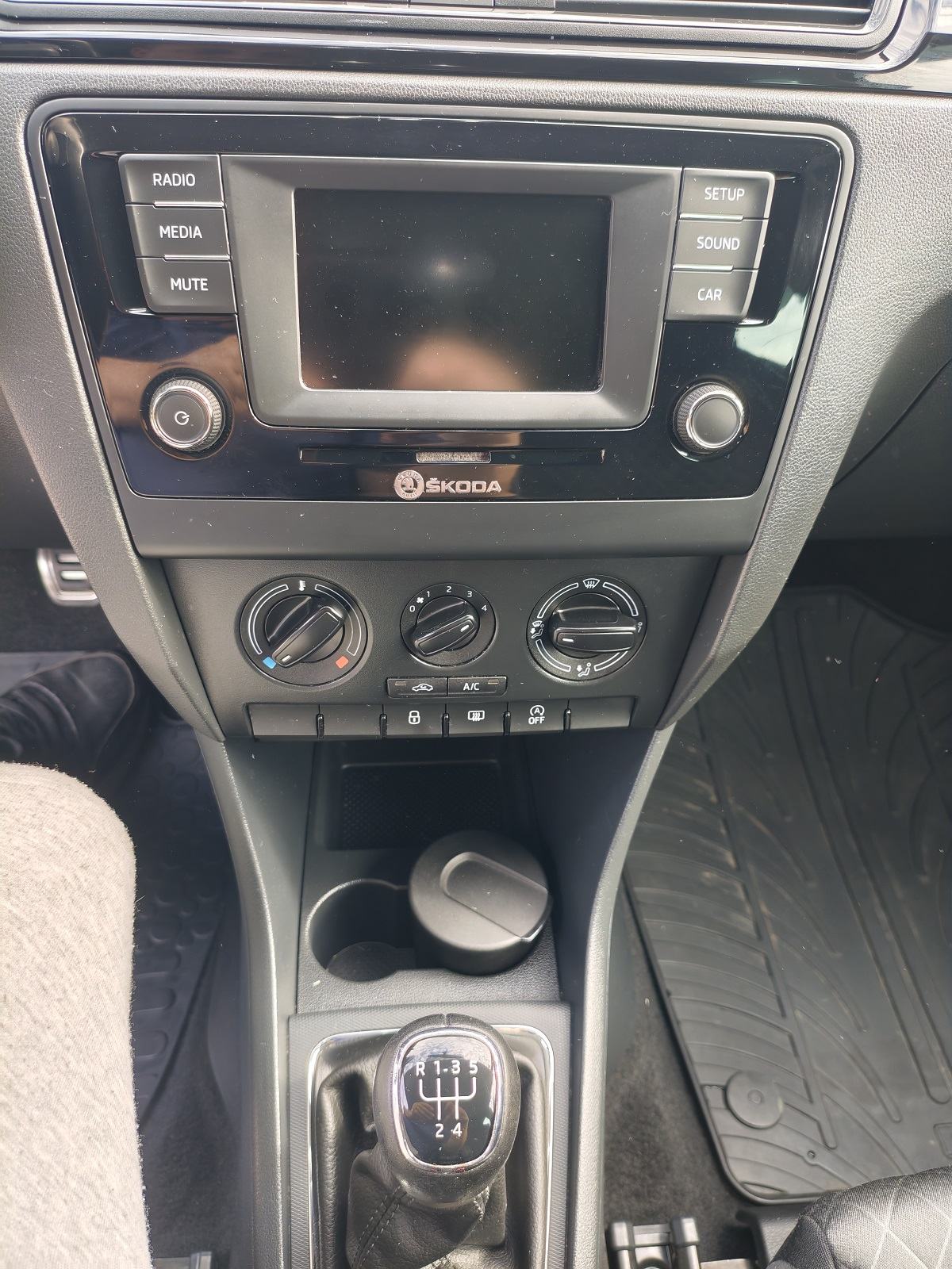 Škoda Rapid 1,2 TSI, HR auto, reg. 07/27, samo 83932 km!, fotografija 12