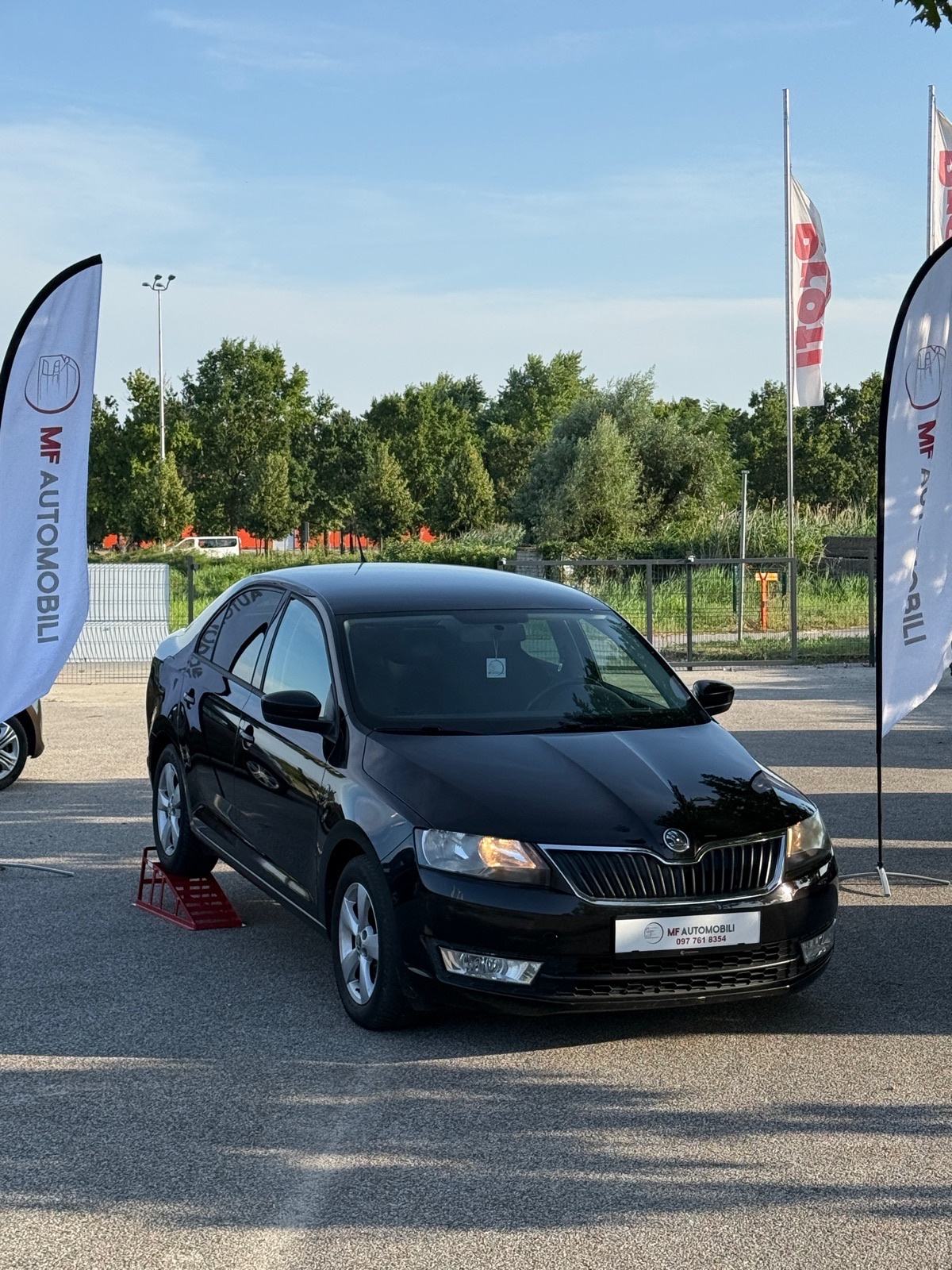 Škoda Rapid 1.2TSI Sport • NAVI | GRIJ. SJ. | SERV. KNJIŽ., pogled izvana - slika 1
