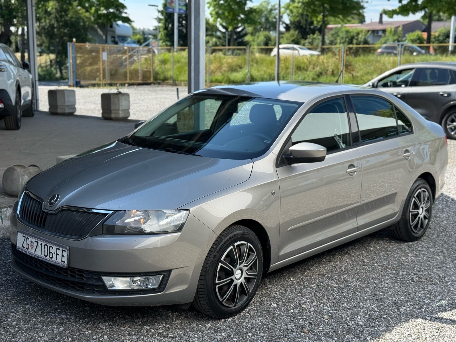 Škoda Rapid 1.2TSI | HR AUTO | SERVISNA | 1.VLASNIK | REGAN DO 7/27, fotografija 3
