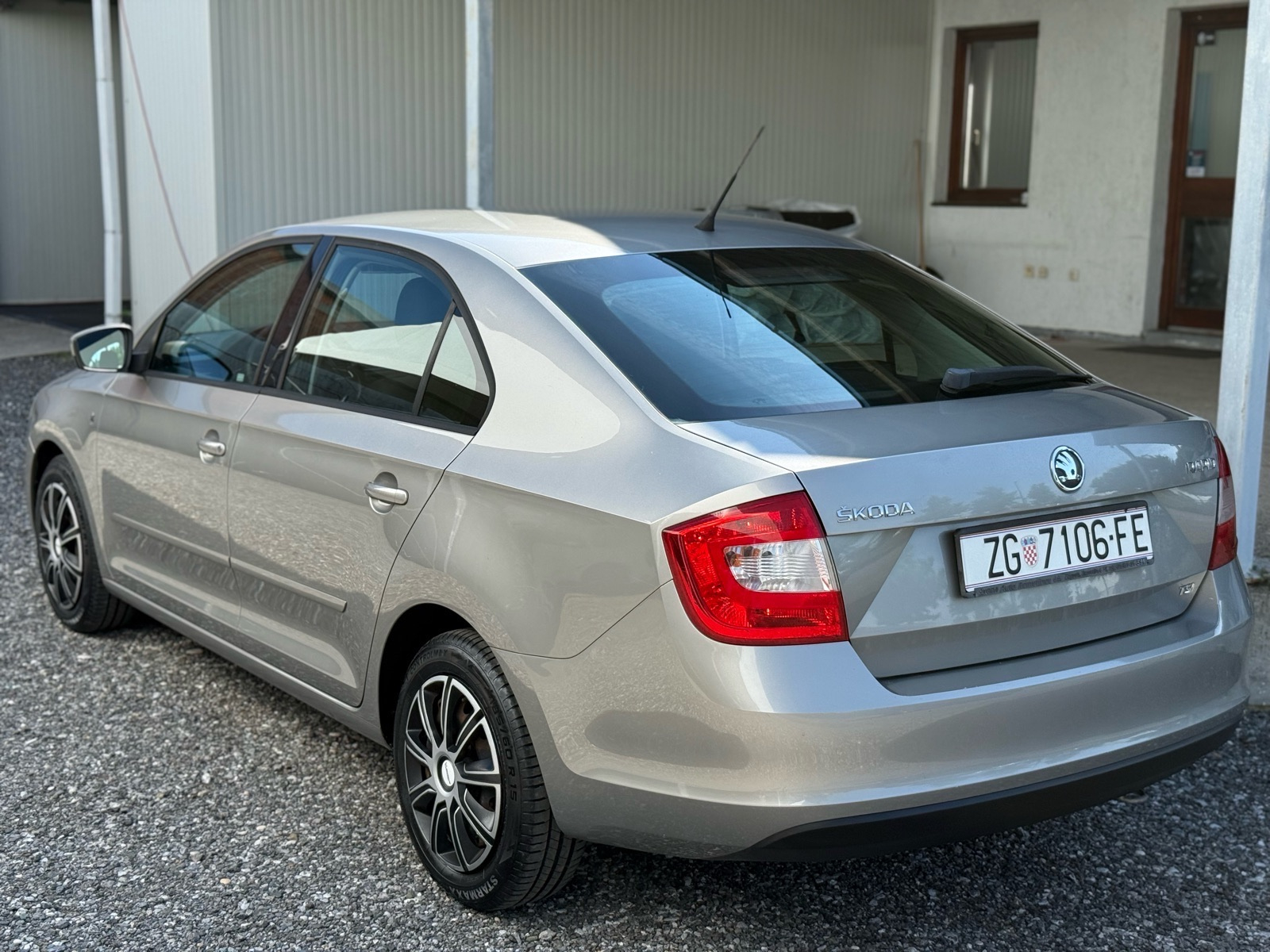 Škoda Rapid 1.2TSI | HR AUTO | SERVISNA | 1.VLASNIK | REGAN DO 7/27, fotografija 6