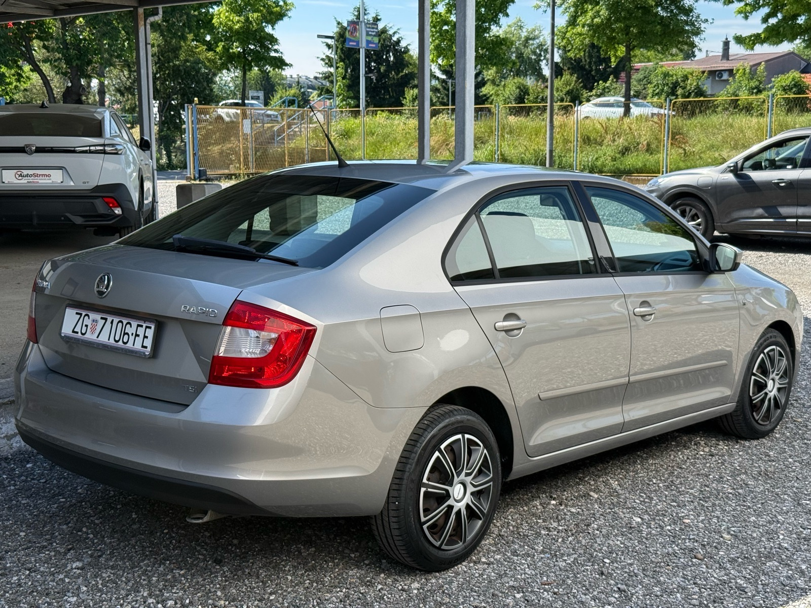 Škoda Rapid 1.2TSI | HR AUTO | SERVISNA | 1.VLASNIK | REGAN DO 7/27, fotografija 4