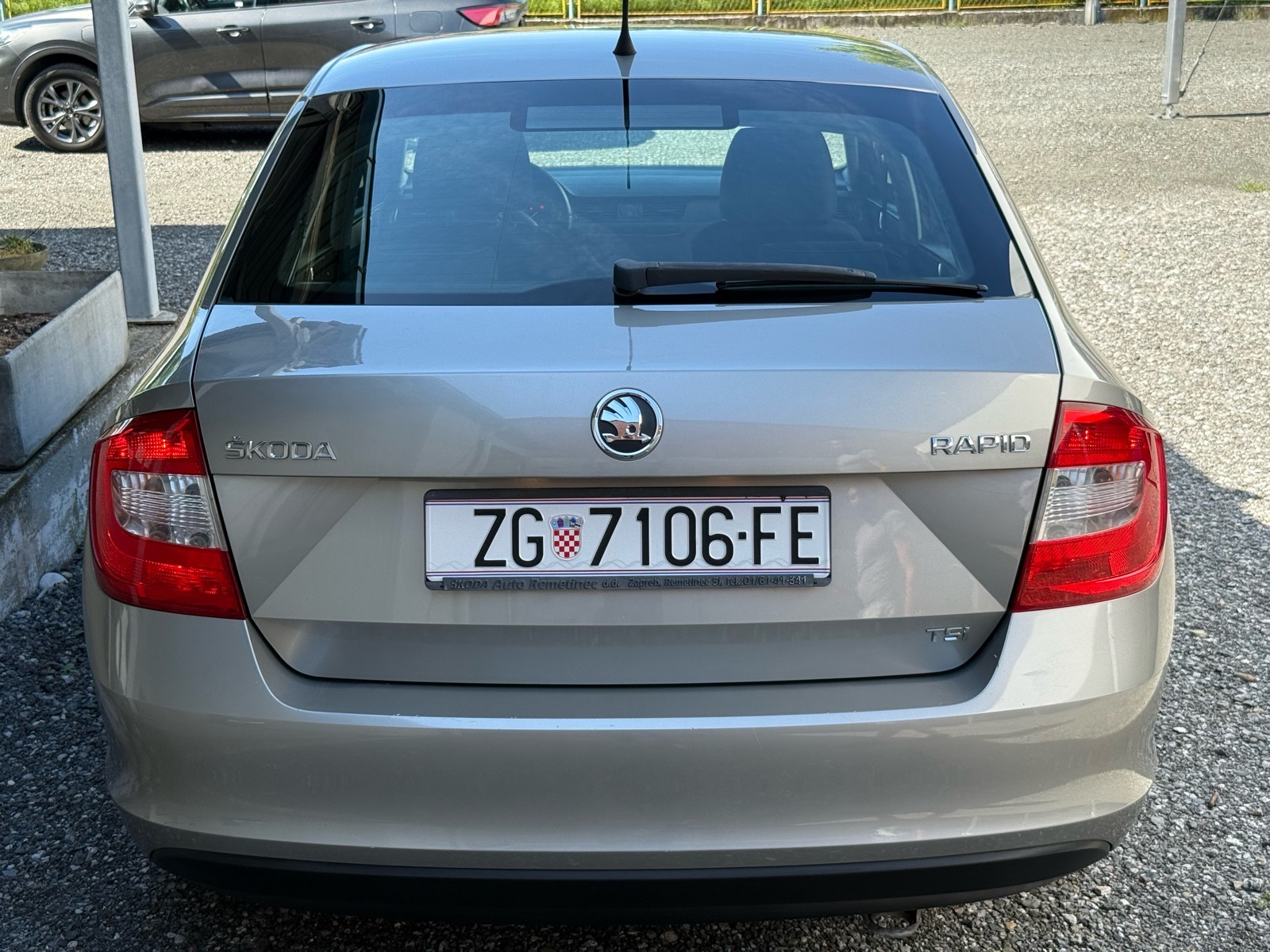 Škoda Rapid 1.2TSI | HR AUTO | SERVISNA | 1.VLASNIK | REGAN DO 7/27, fotografija 5