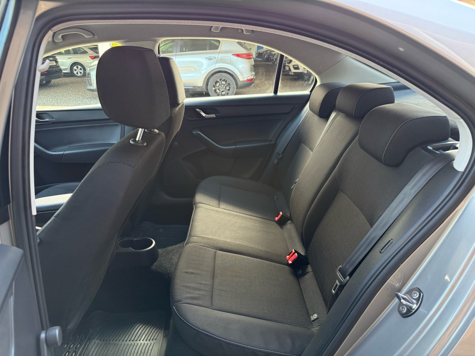 Škoda Rapid 1.2TSI | HR AUTO | SERVISNA | 1.VLASNIK | REGAN DO 7/27, fotografija 13