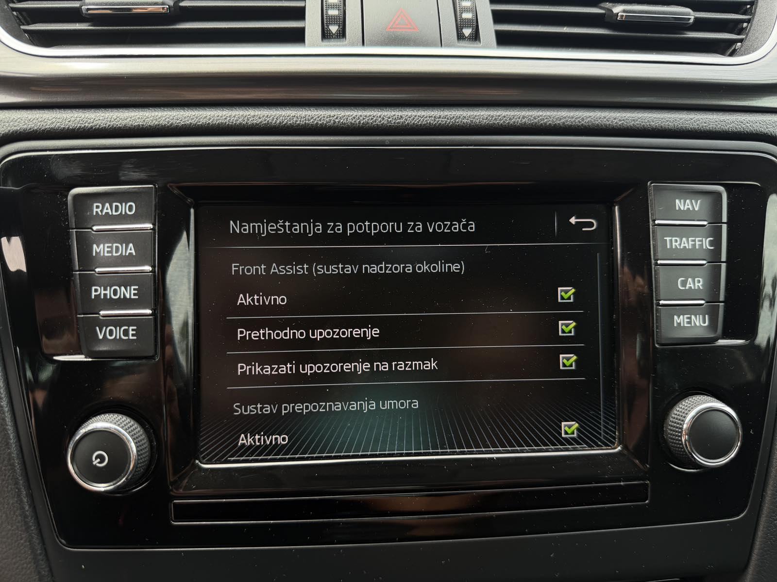 Škoda Rapid 1,4 TDI 2018.g. *LED - RADAR - TEMP - 12 MJ JAMSTVO*, fotografija 15