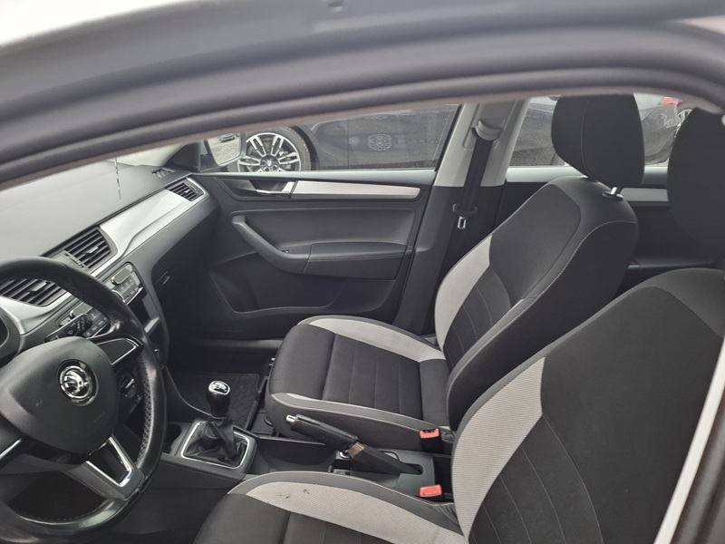Škoda Rapid 1,6 TDI*115ks*Klima*, fotografija 10