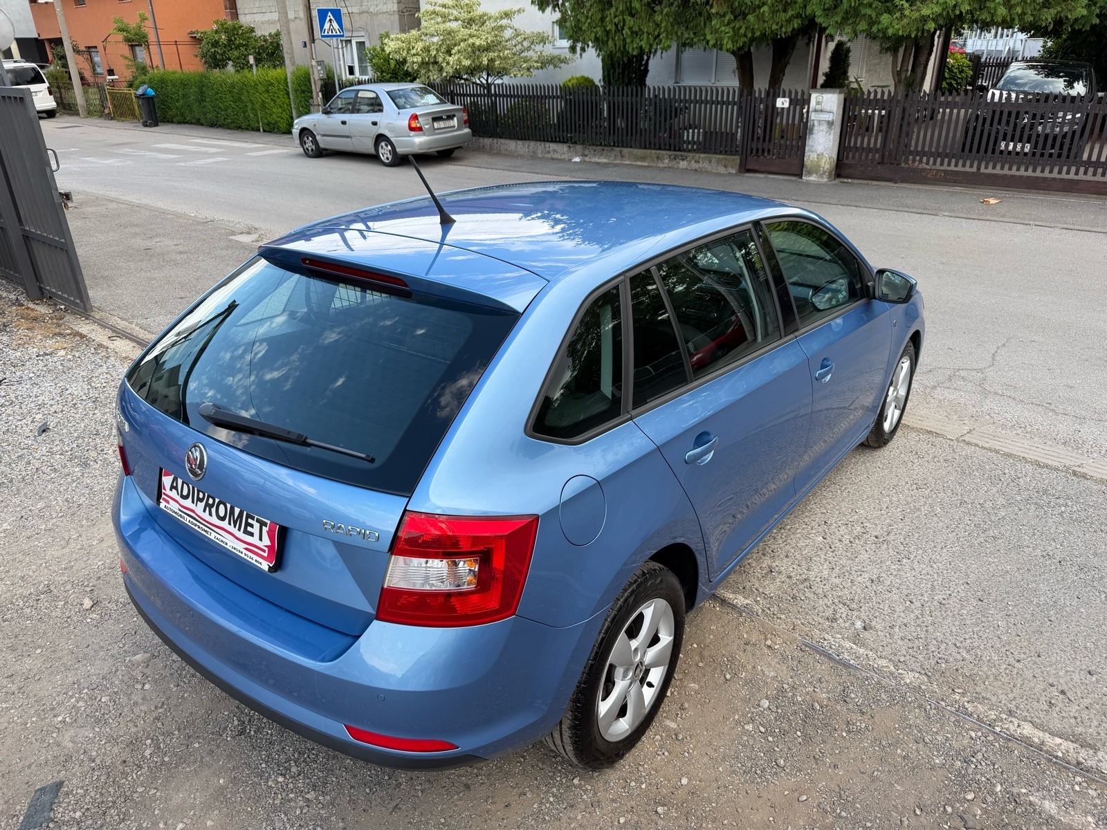 Škoda Rapid 1,6 TDI / REG 1 GOD !!, fotografija 2