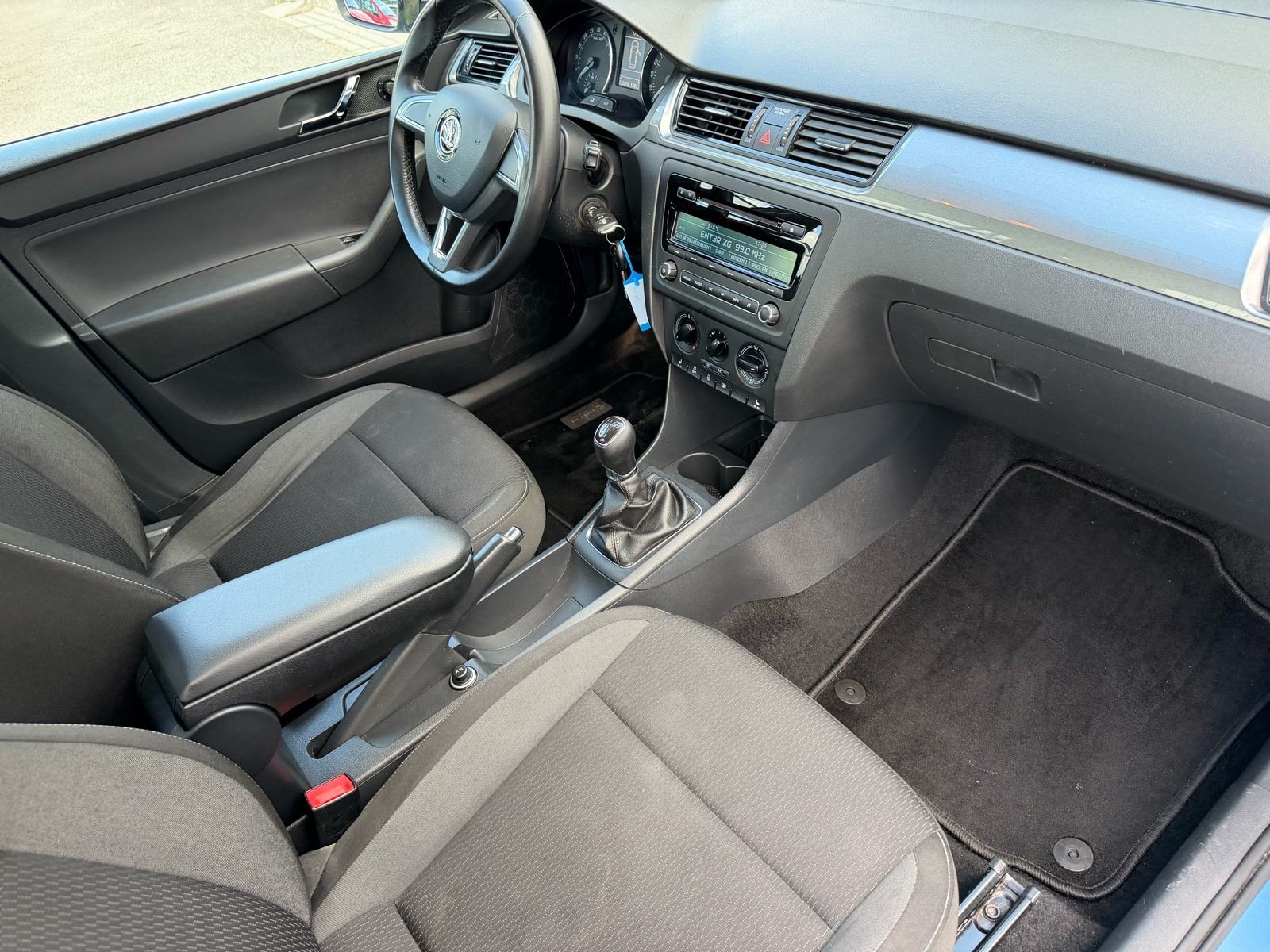 Škoda Rapid 1,6 TDI / REG 1 GOD !!, fotografija 14