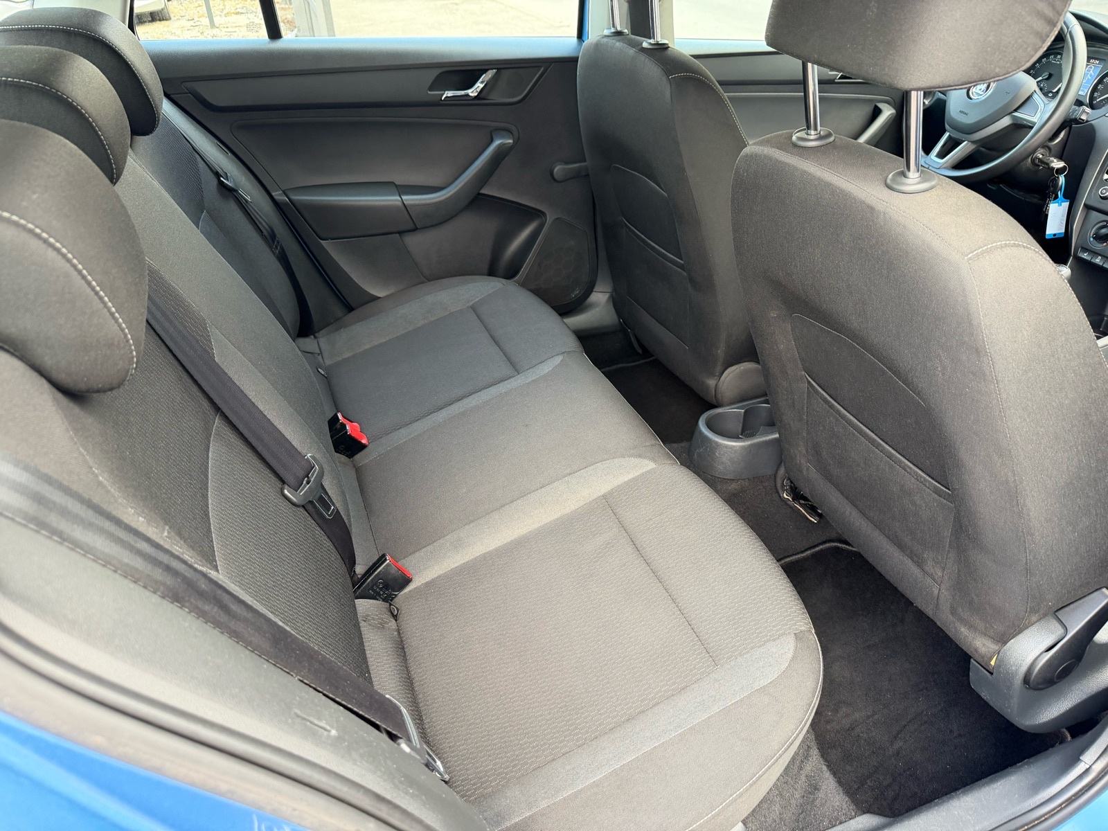 Škoda Rapid 1,6 TDI / REG 1 GOD !!, fotografija 15