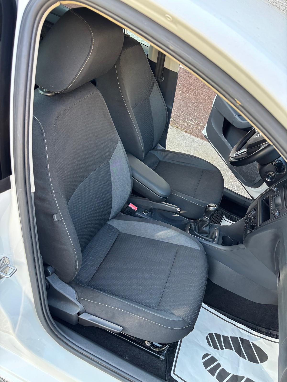 Škoda Rapid 1,6 TDI, fotografija 10