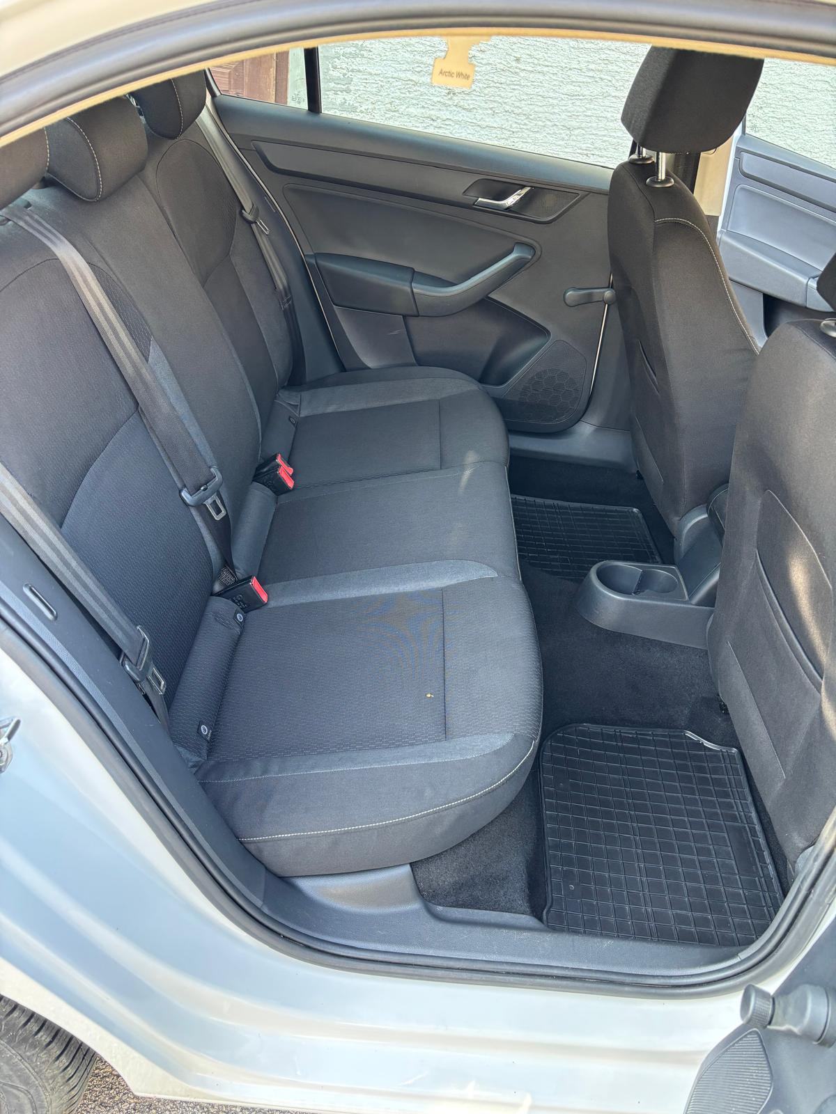 Škoda Rapid 1,6 TDI, fotografija 11