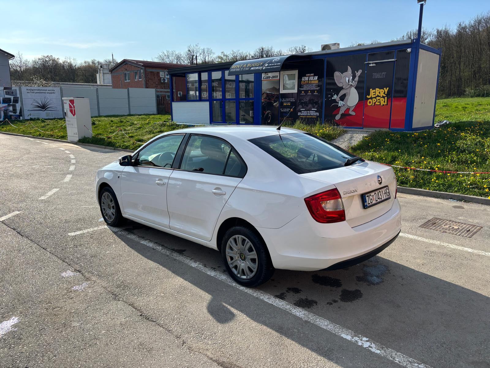 Škoda Rapid 1,6 TDI, fotografija 6