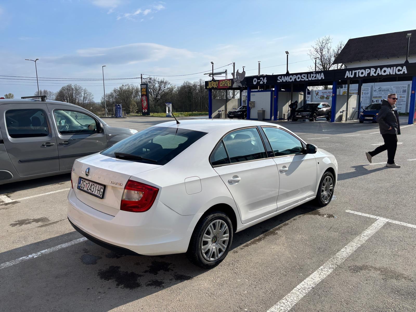 Škoda Rapid 1,6 TDI, fotografija 5