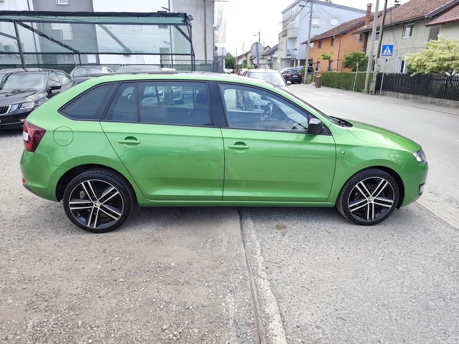 Škoda Rapid 1,6 TDI / EDITION / REG 1 GOD / PANORAMA !, fotografija 13