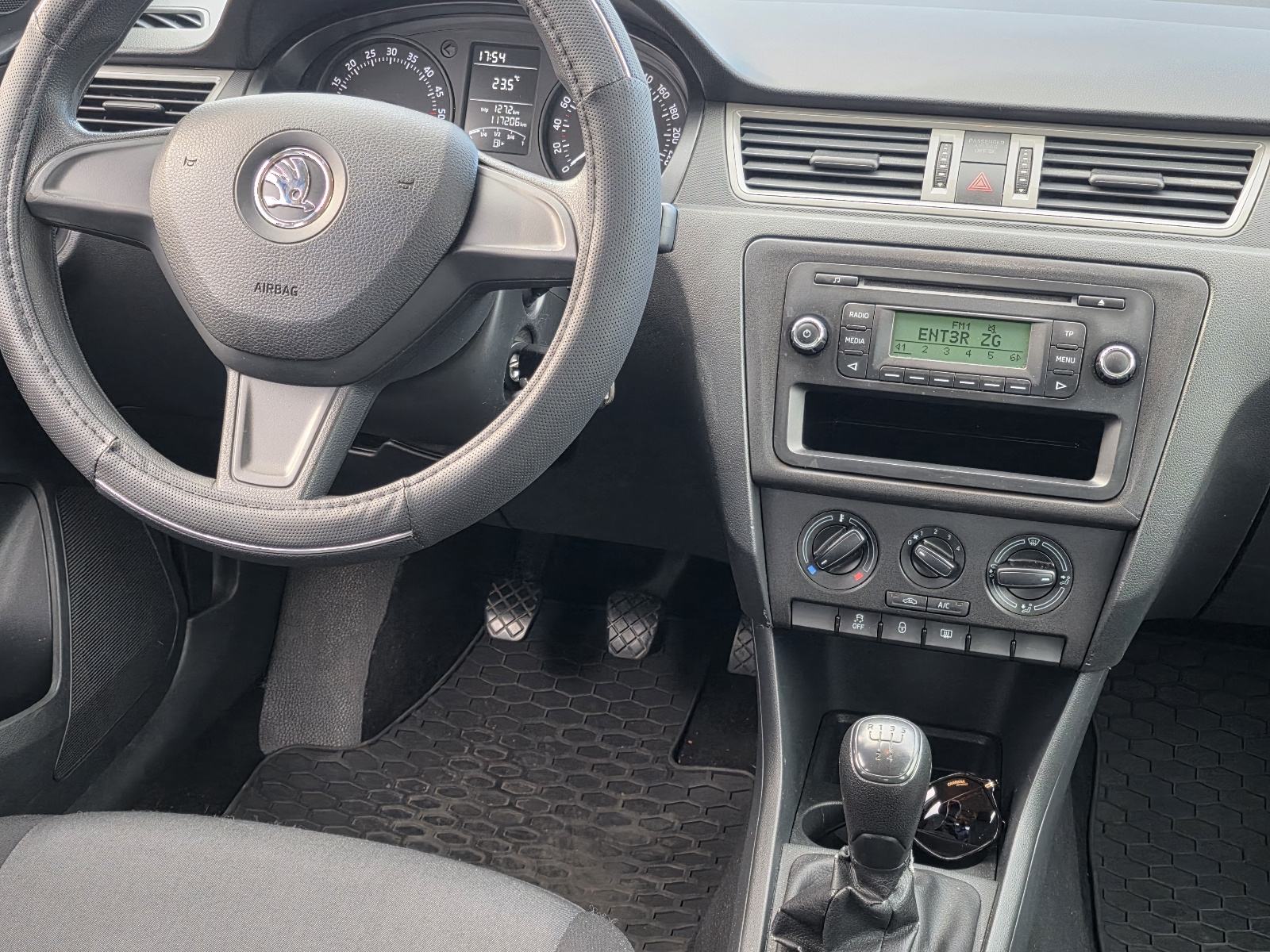 Škoda Rapid 1,6 TDI 117KM, fotografija 6