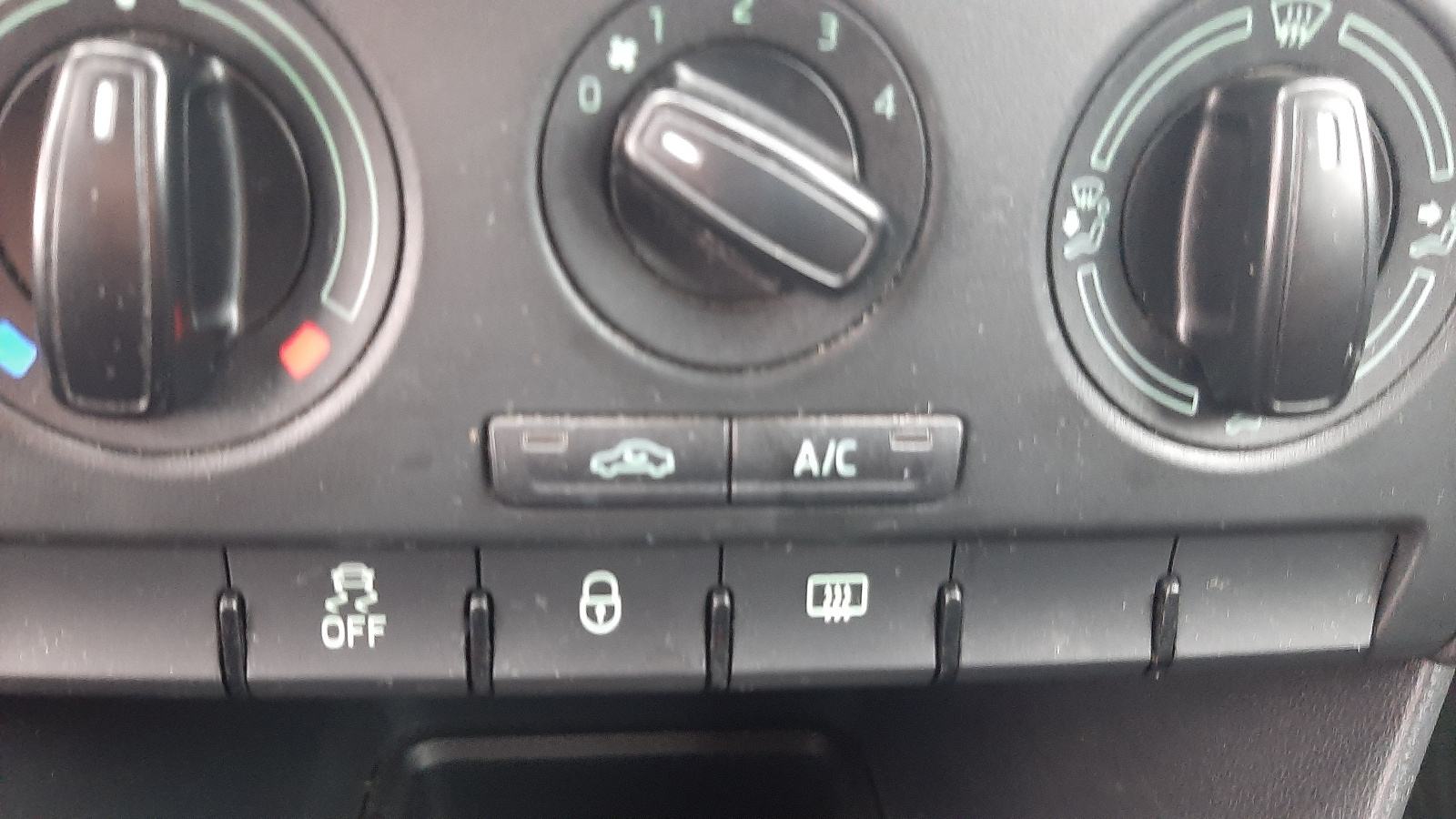 Škoda Rapid 1,6 TDI reg.03 2027, fotografija 7