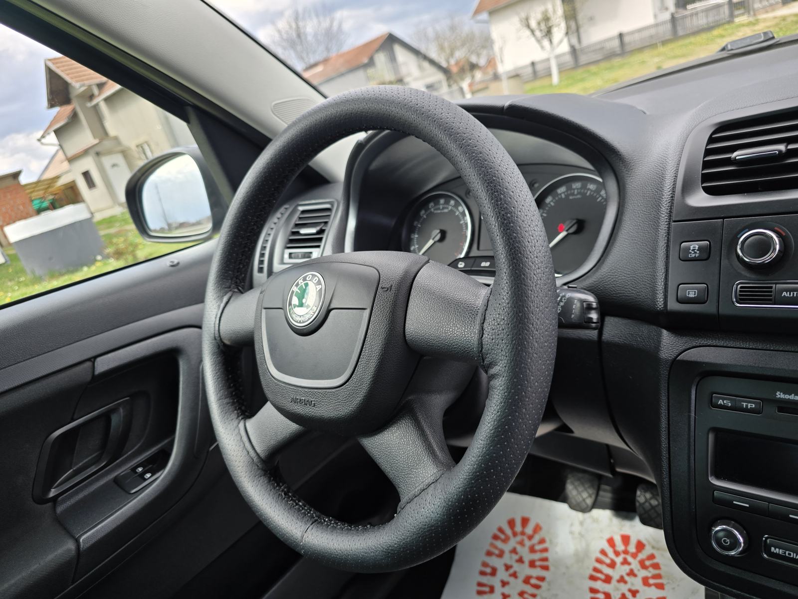 Škoda Roomster 1,6 TDI-2011god.md-CLIMATRONIC-195tkm,euro kuka,KARTICE, fotografija 12