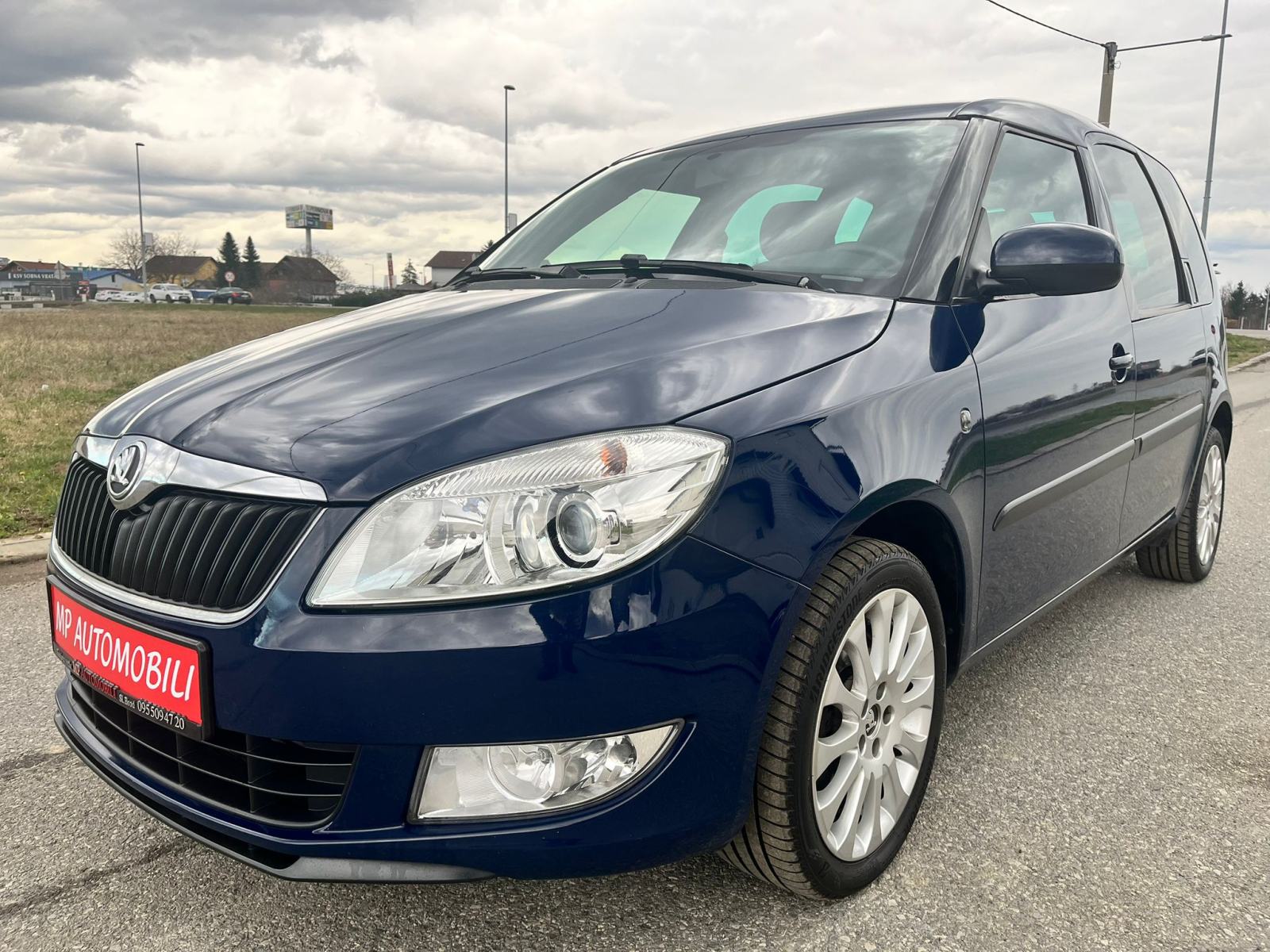 Škoda Roomster 1,6 TDI-2014gd.md-CLIMATRONIC-panorama,alu,temp,KARTICE, fotografija 2
