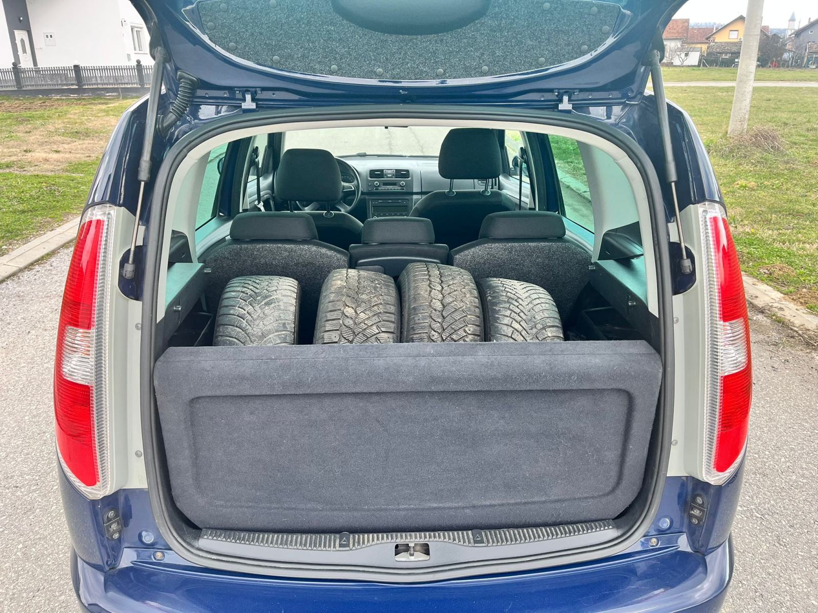 Škoda Roomster 1,6 TDI-2014gd.md-CLIMATRONIC-panorama,alu,temp,KARTICE, fotografija 8