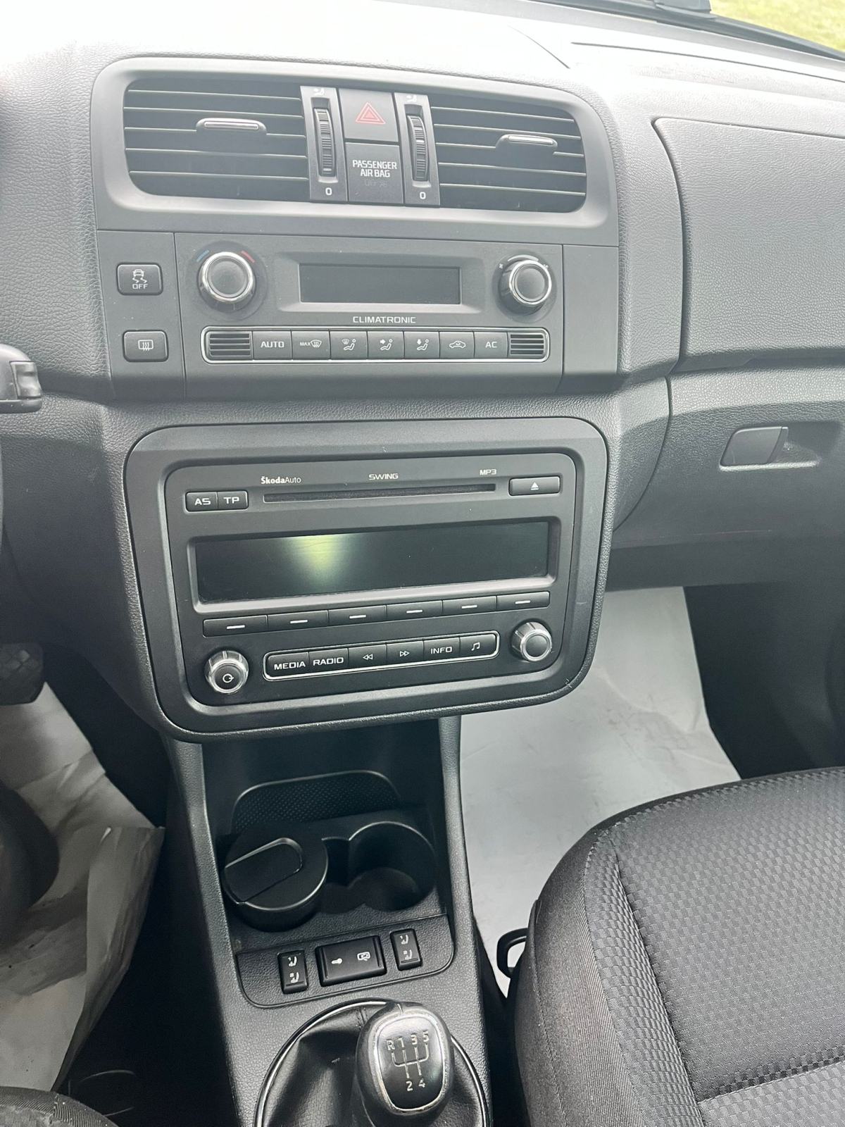 Škoda Roomster 1,6 TDI-2014gd.md-CLIMATRONIC-panorama,alu,temp,KARTICE, fotografija 13