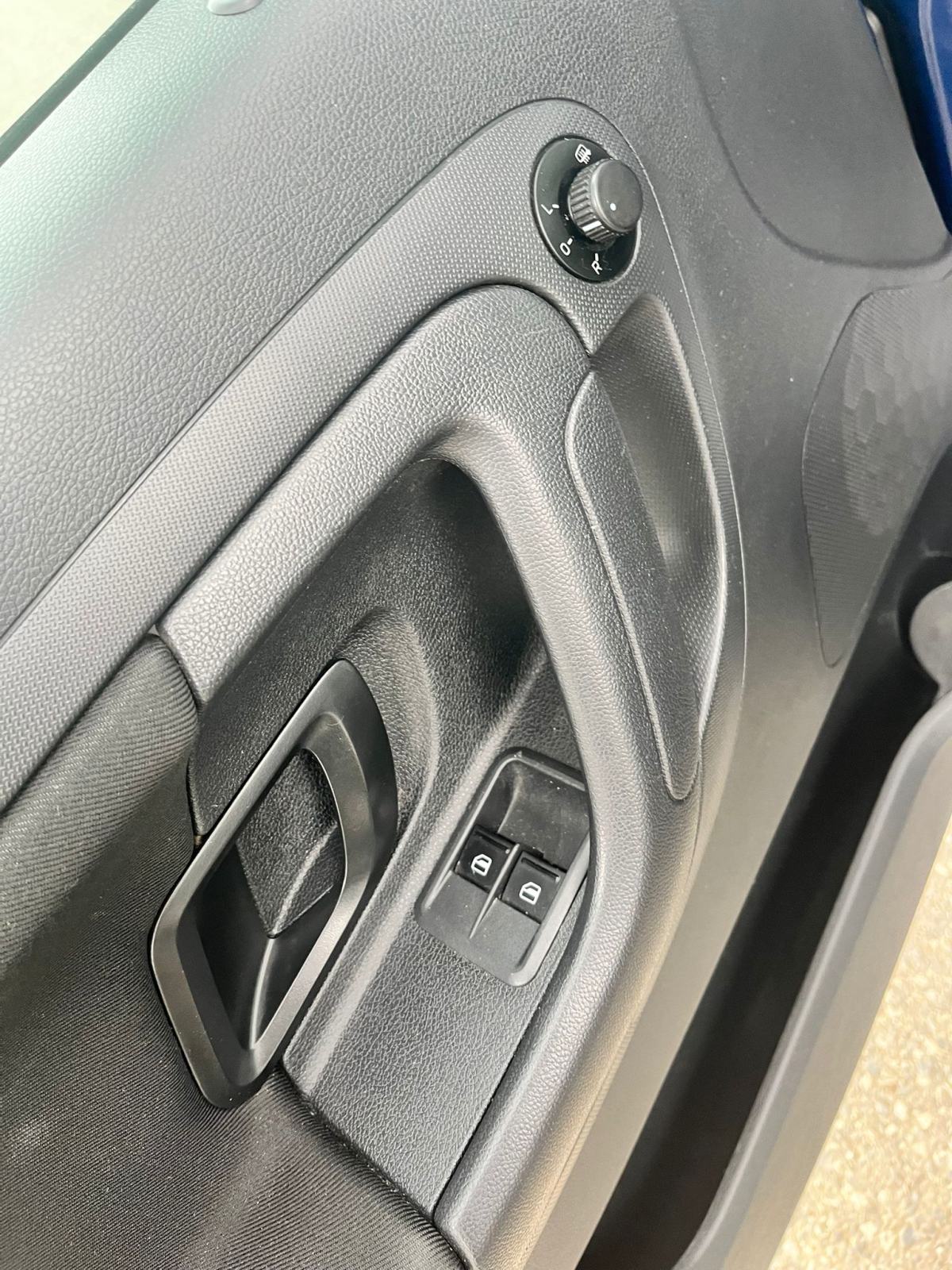 Škoda Roomster 1,6 TDI-2014gd.md-CLIMATRONIC-panorama,alu,temp,KARTICE, fotografija 15
