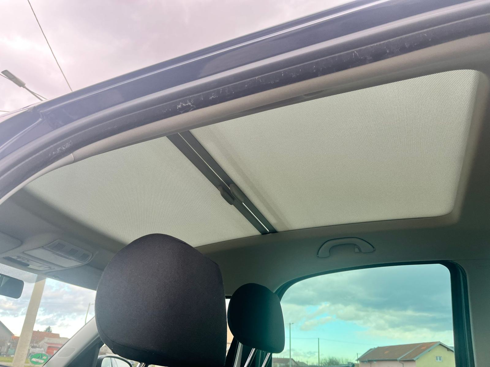 Škoda Roomster 1,6 TDI-2014gd.md-CLIMATRONIC-panorama,alu,temp,KARTICE, fotografija 16