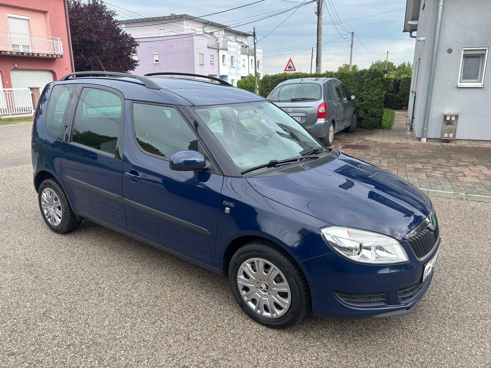 Škoda Roomster 1,6 TDI Family, Svi servisi!, fotografija 2