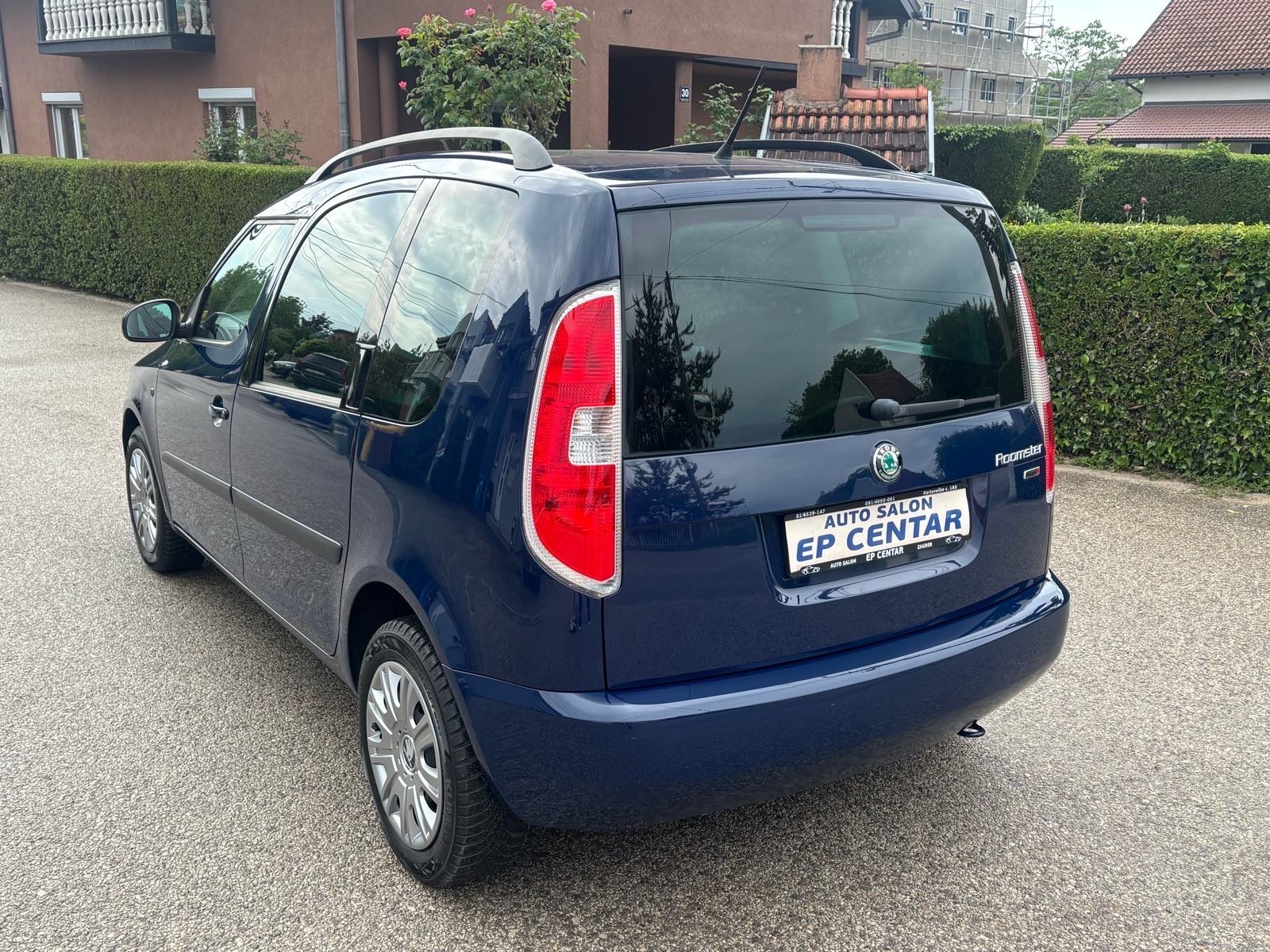 Škoda Roomster 1,6 TDI Family, Svi servisi!, fotografija 6