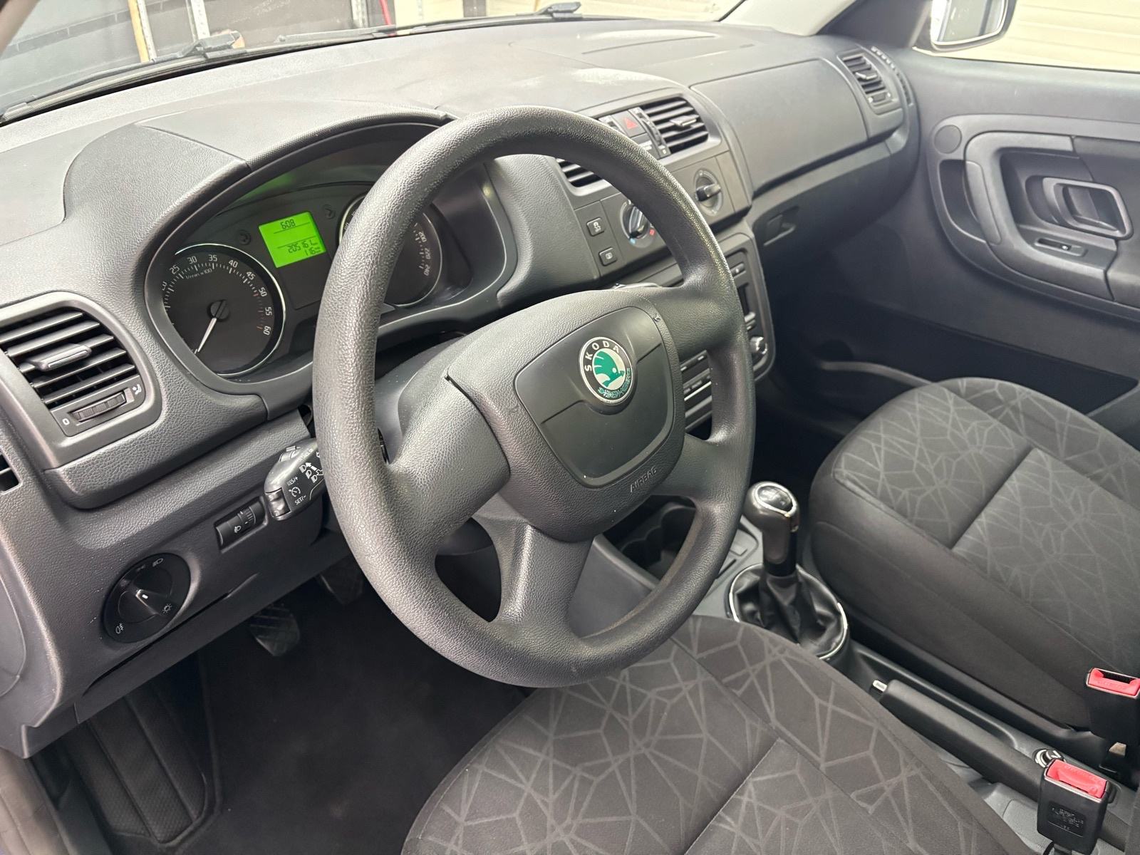 Škoda Roomster 1,6 TDI Family, Svi servisi!, fotografija 11