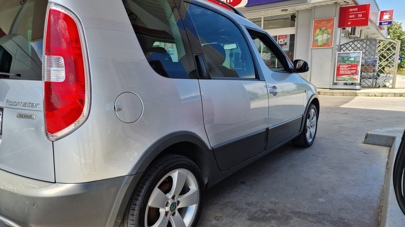 Škoda Roomster TSI SCOUT 4850 EURA; POKLON PUN TANK GORIVA, fotografija 7