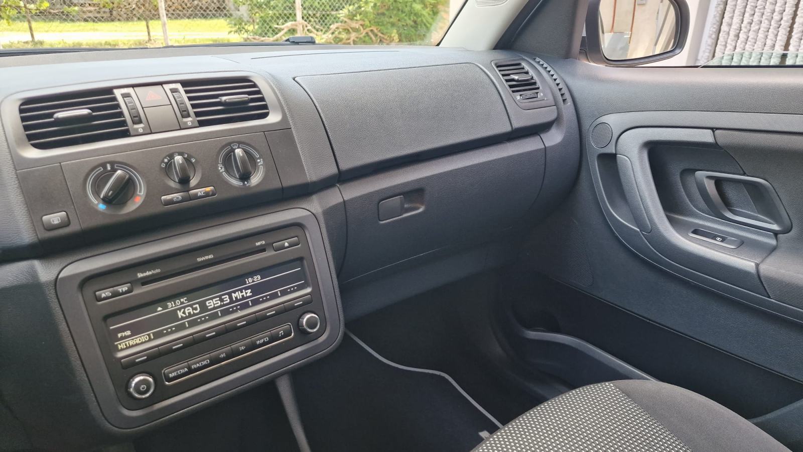 Škoda Roomster TSI SCOUT 4850 EURA; POKLON PUN TANK GORIVA, fotografija 14
