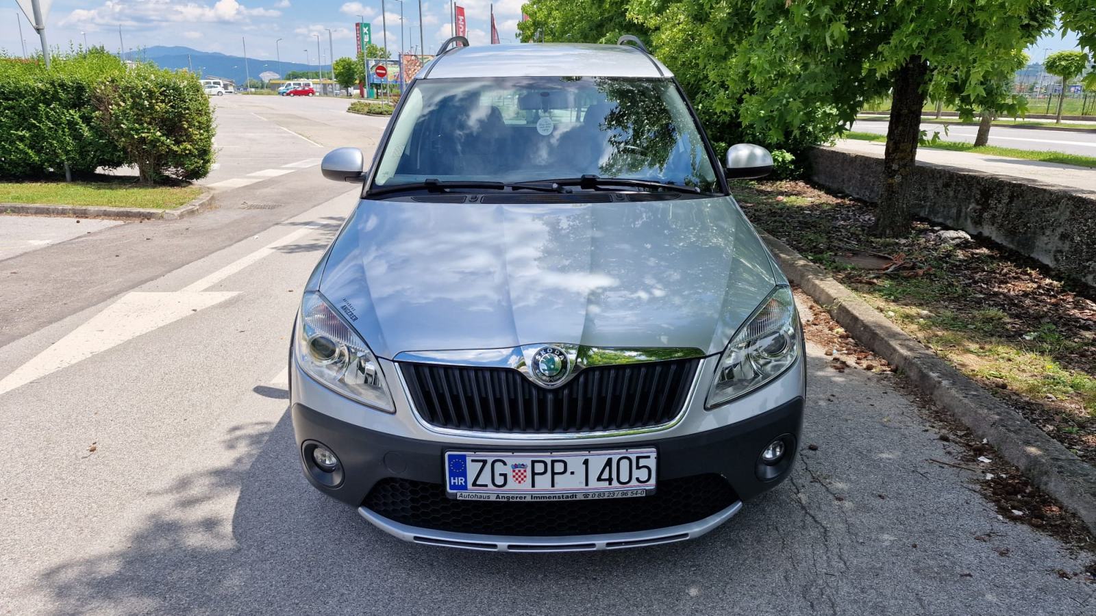 Škoda Roomster TSI SCOUT - POKLON PUN TANK GORIVA, fotografija 4