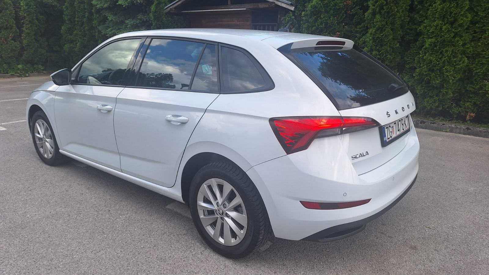 Škoda Scala 1.0 110 ks AUTOMATIK HR VOZILO reg. do 02/27, fotografija 2