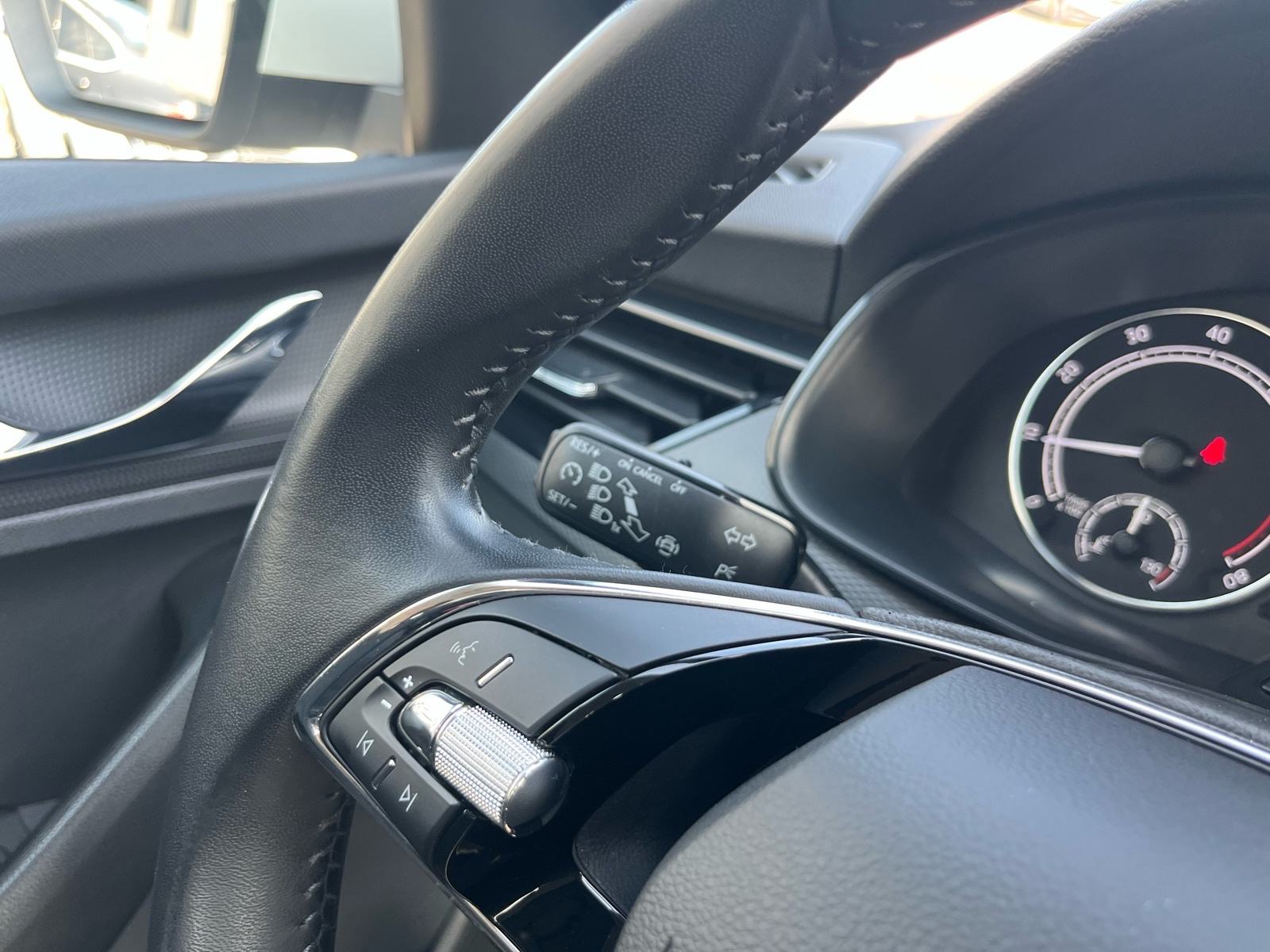 Škoda Scala 1,0 TSI 110 KS LED,KAMERA 1.VL Nije uvoz Jamstvo 1G, fotografija 14