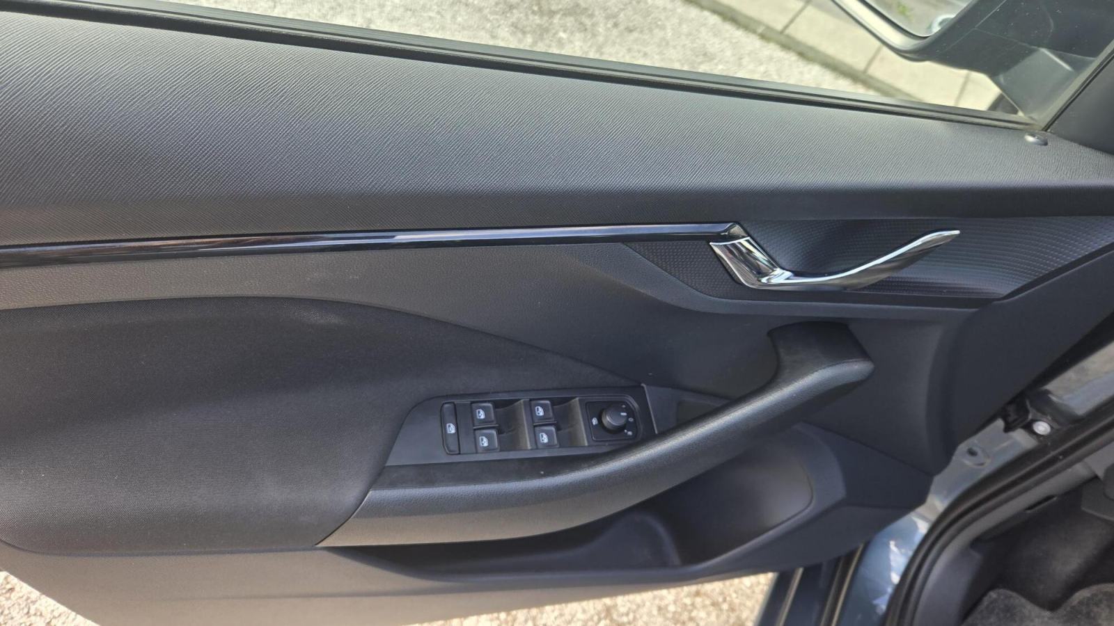 Škoda Scala 1,0 TSI, 2020. godina, fotografija 9