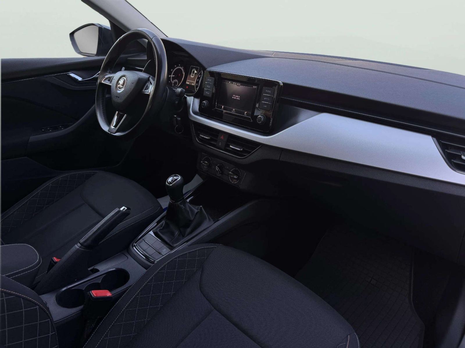 ŠKODA SCALA 1,0 TSI ++AMBITION++ SENZORI++ SERVISNA++, fotografija 12