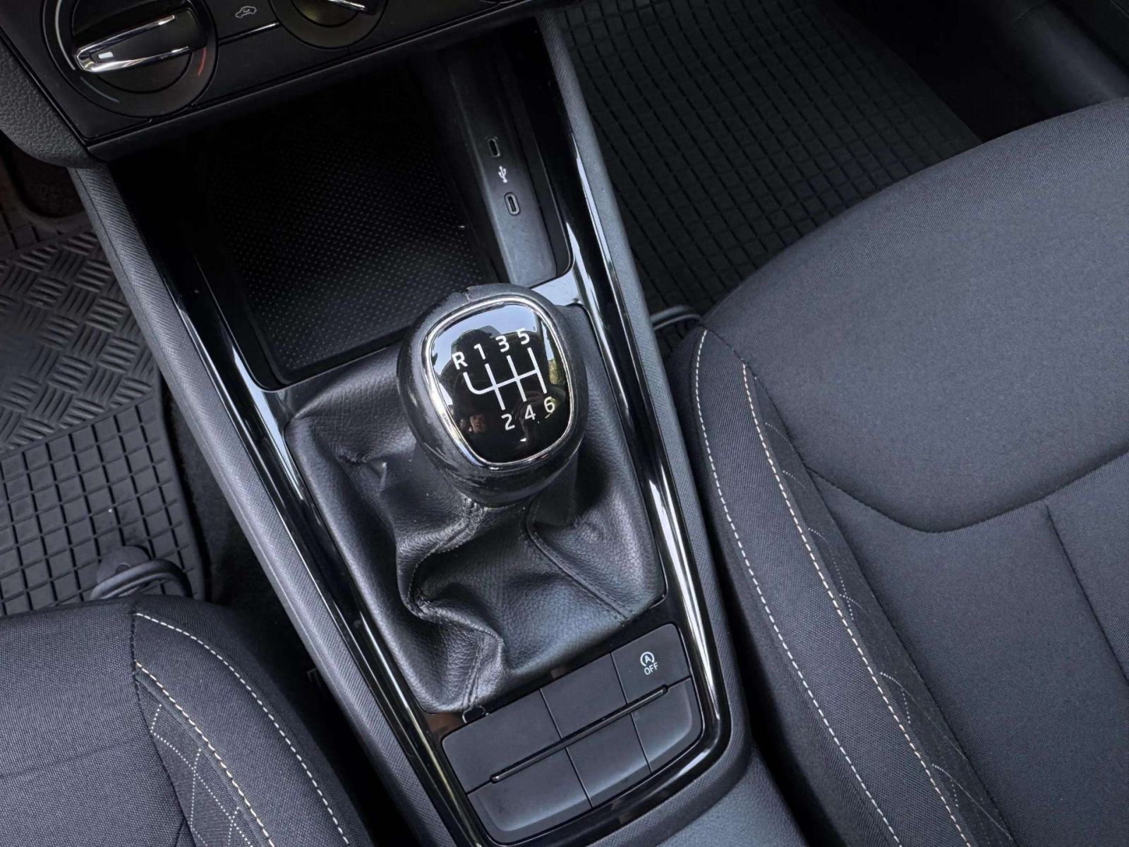 ŠKODA SCALA 1,0 TSI ++AMBITION++ SENZORI++ SERVISNA++, fotografija 13
